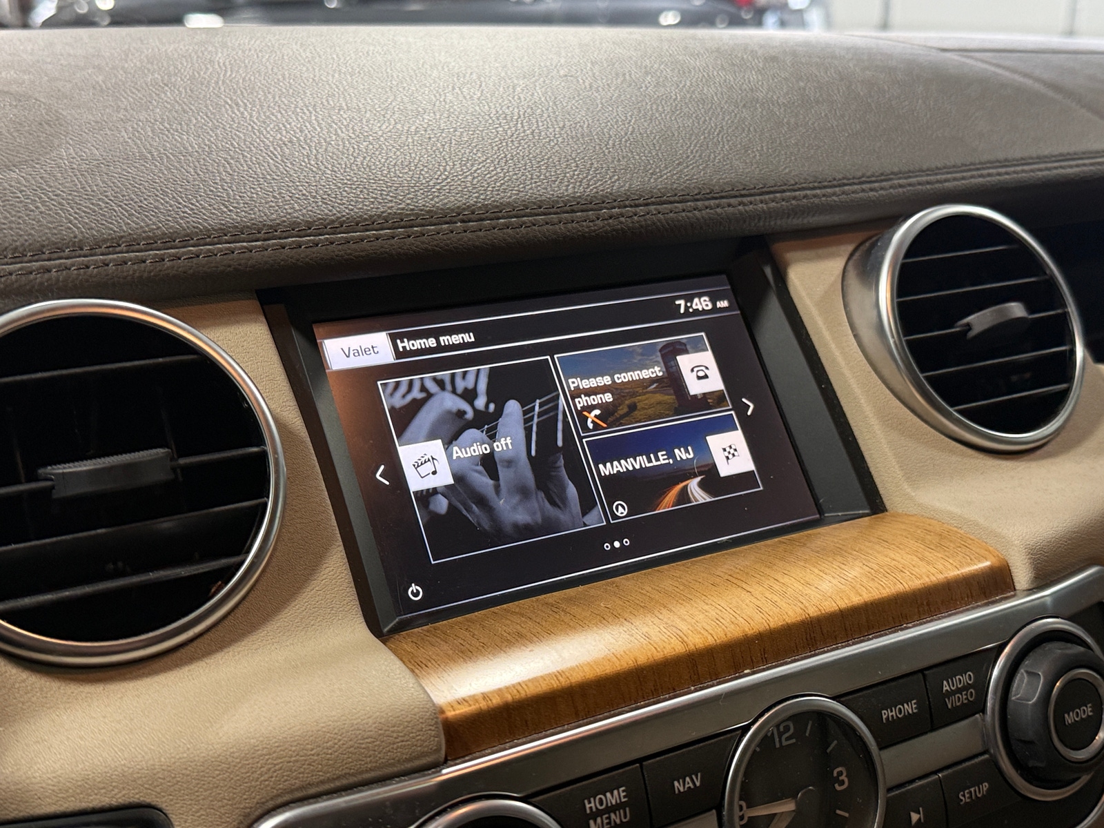 Thumbnail: 2016 Land Rover LR4 - 3