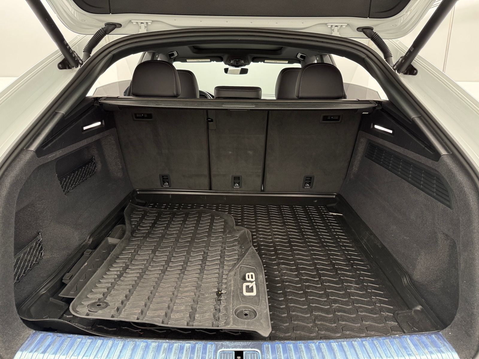 Thumbnail: 2024 Audi Q8 - 6