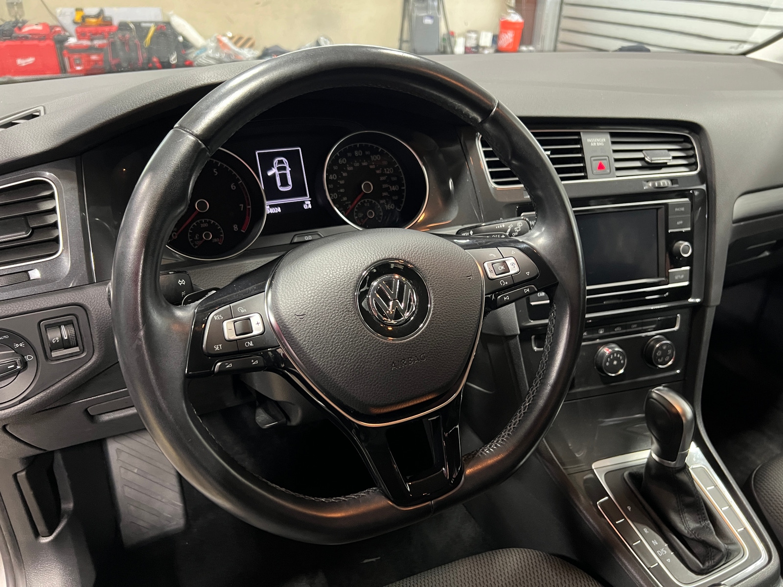 Thumbnail: 2018 Volkswagen Golf - 5