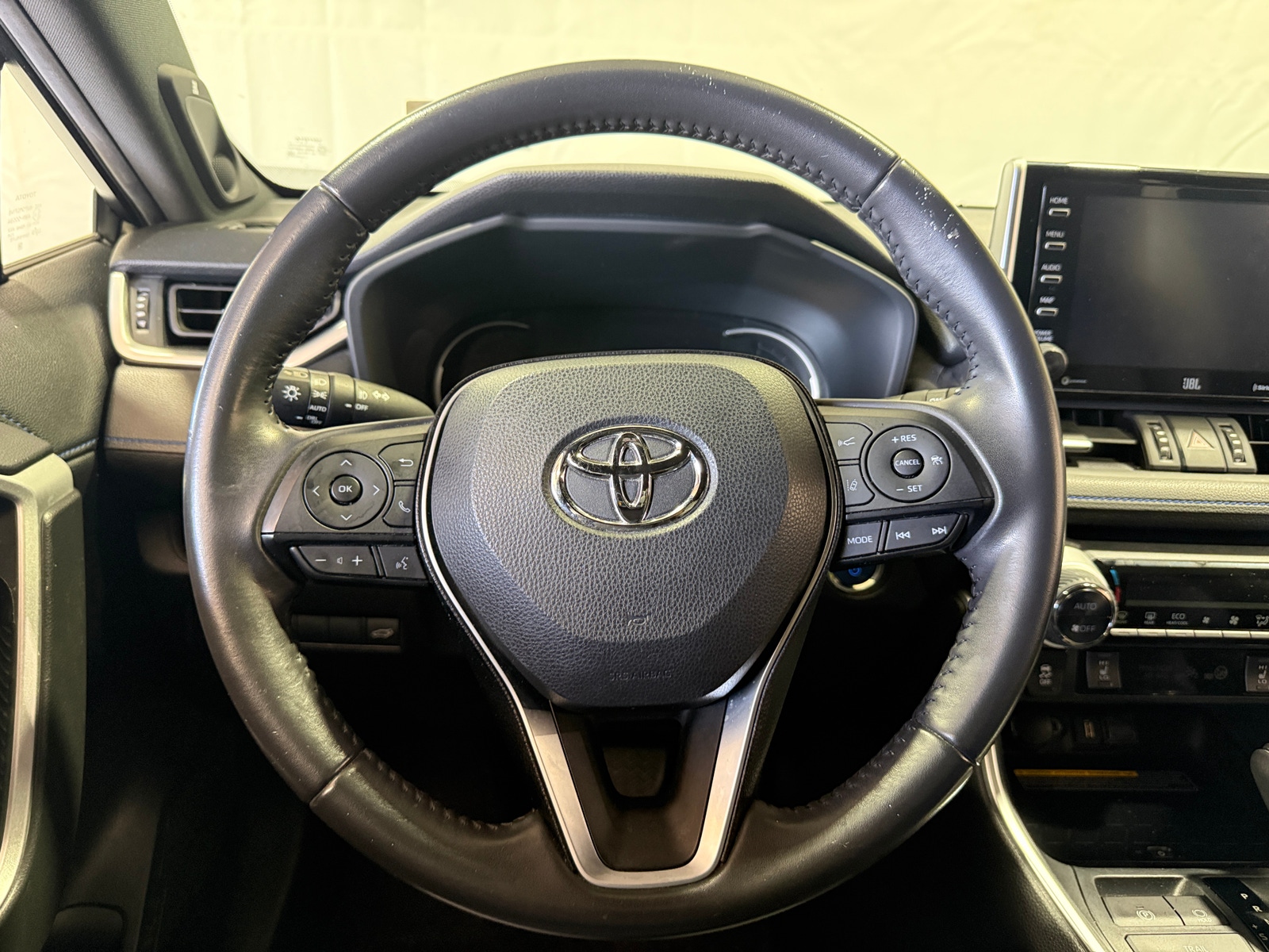 Thumbnail: 2020 Toyota RAV4 - 4