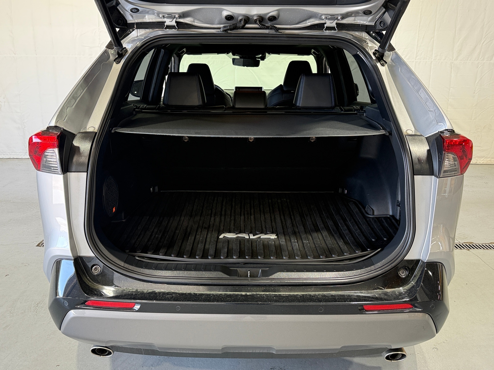 Thumbnail: 2020 Toyota RAV4 - 6