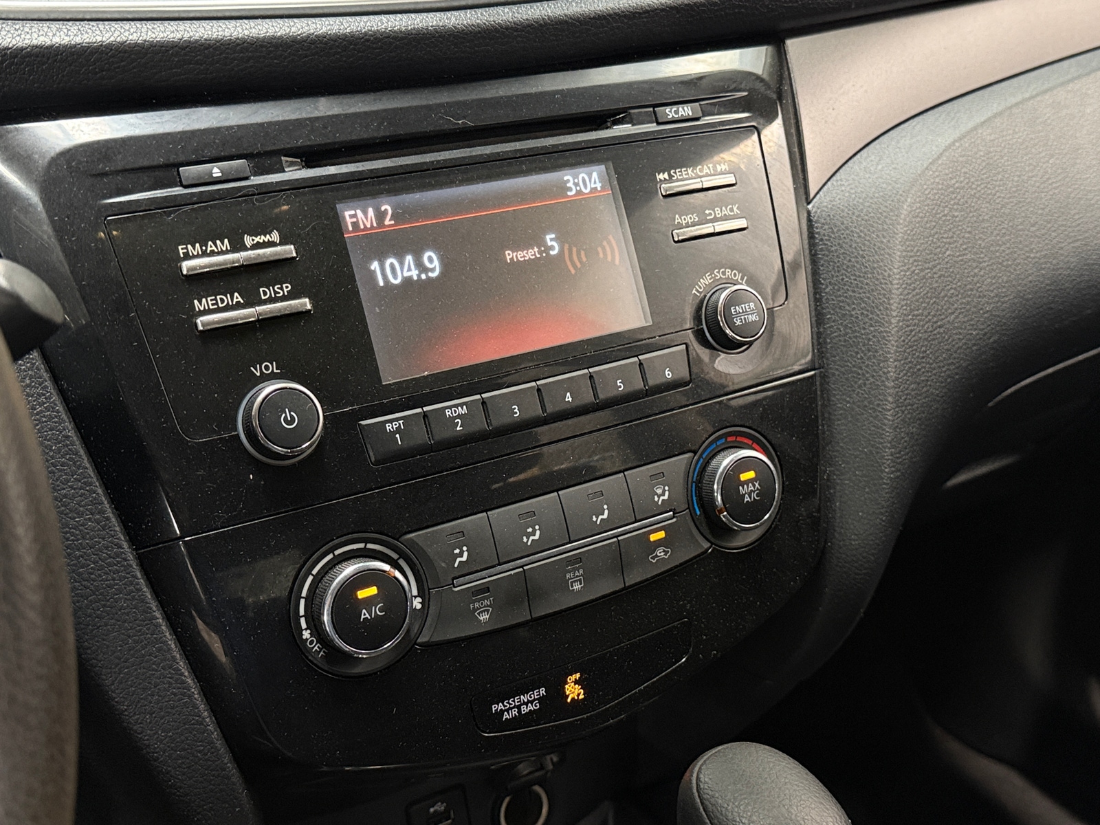 Thumbnail: 2015 Nissan Rogue - 4