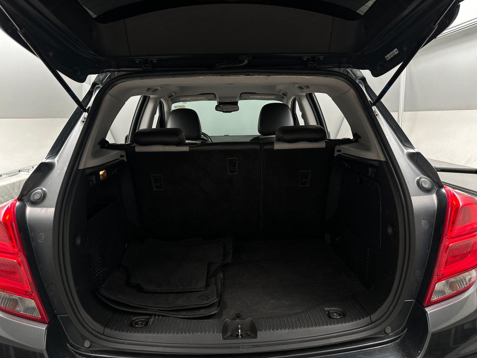 Thumbnail: 2017 Chevrolet Trax - 7