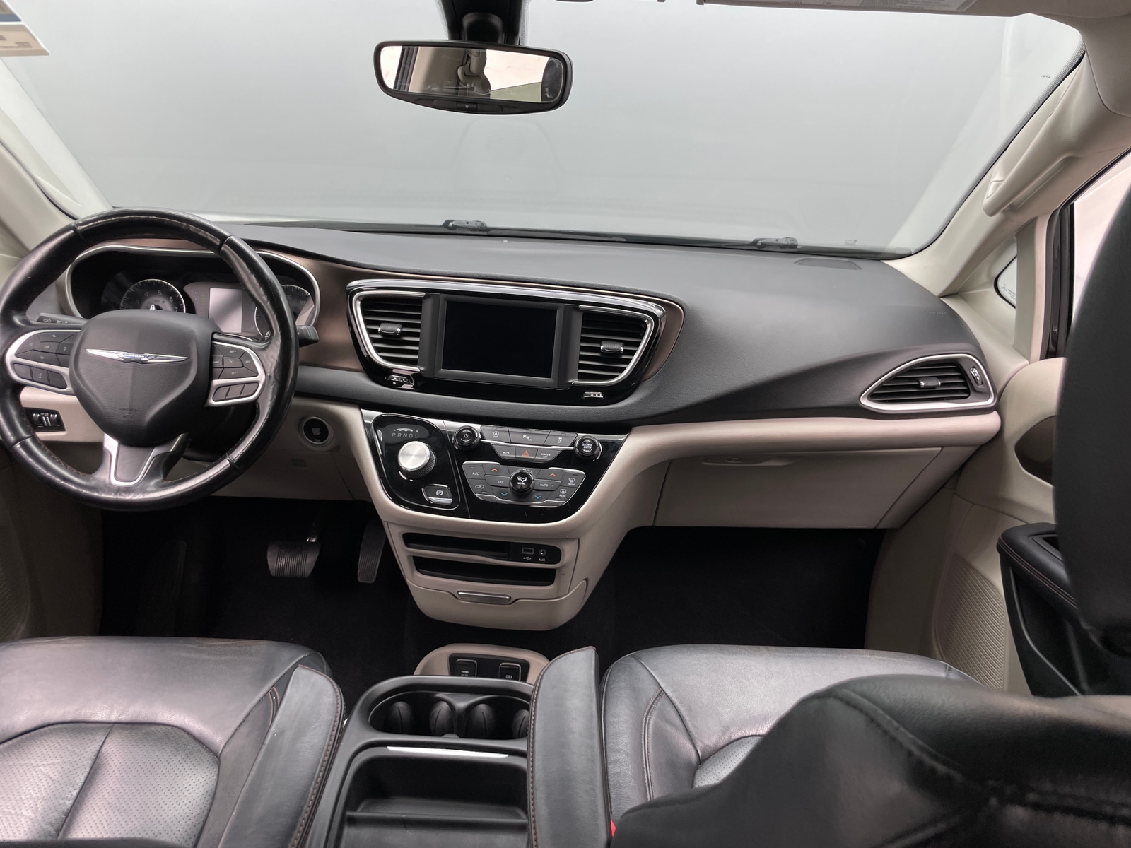 Thumbnail: 2019 Chrysler Pacifica - 2