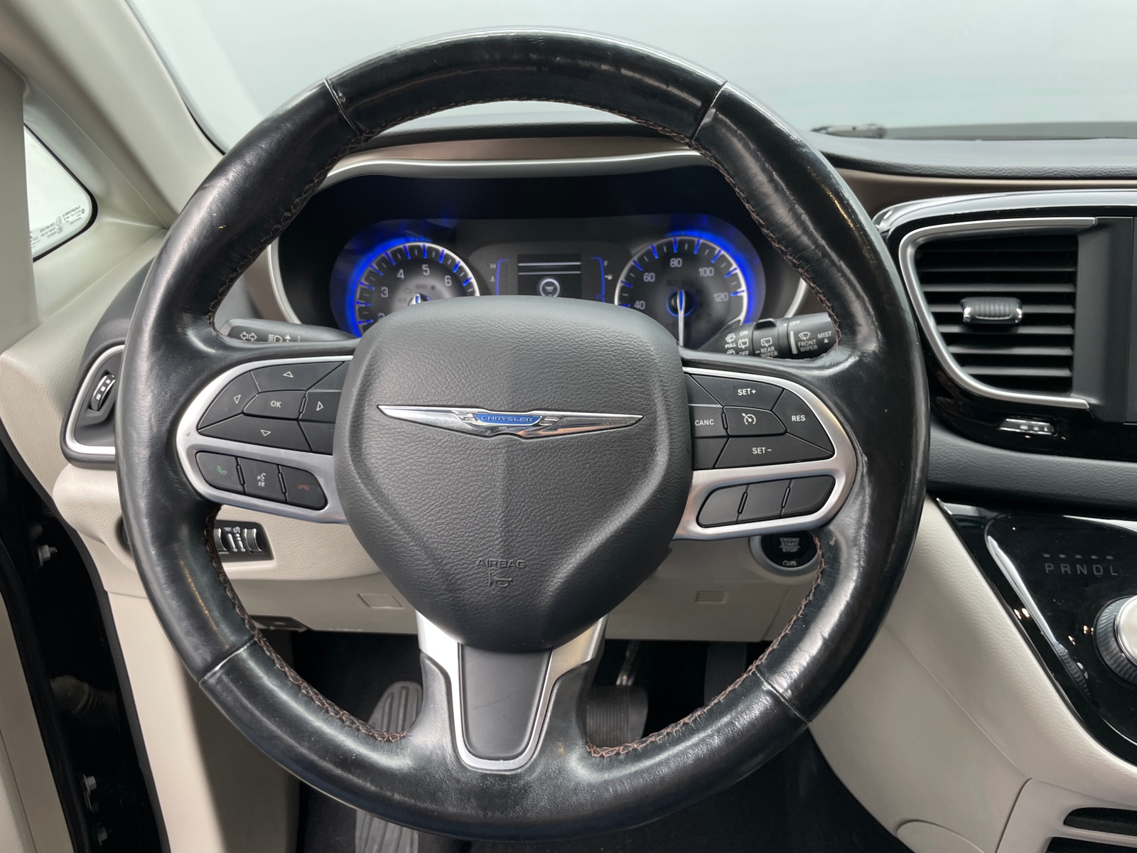 Thumbnail: 2019 Chrysler Pacifica - 4