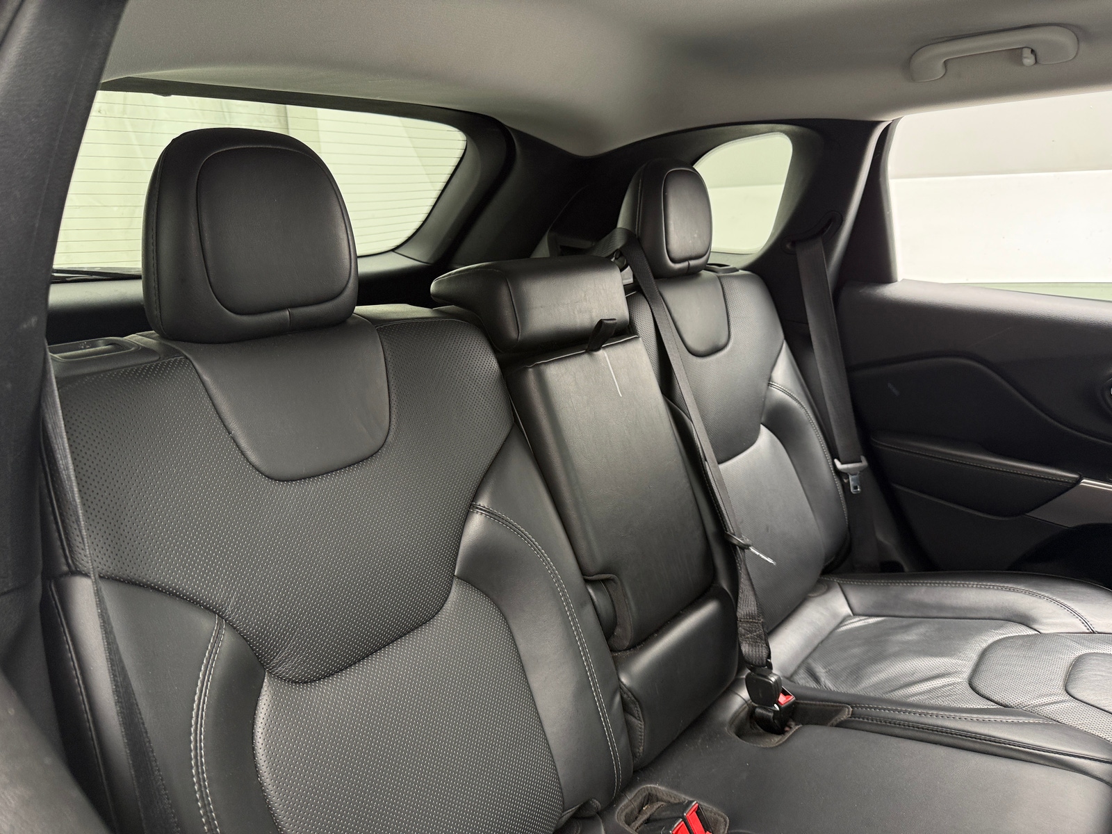 Thumbnail: 2020 Jeep Cherokee - 5