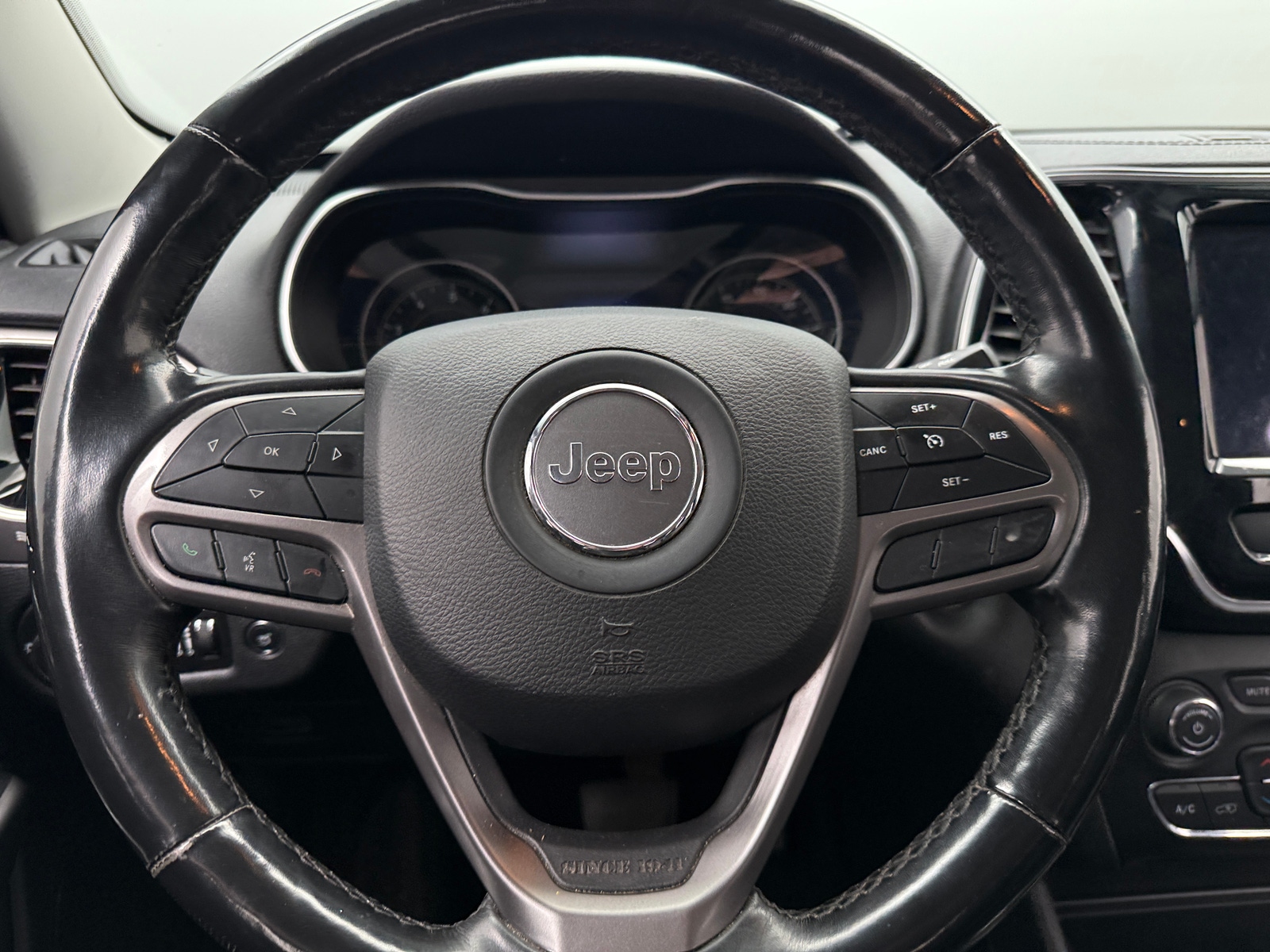 Thumbnail: 2020 Jeep Cherokee - 4