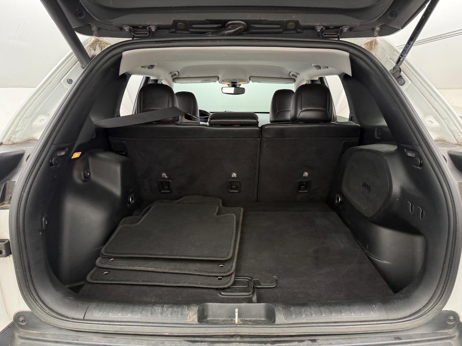 Thumbnail: 2020 Jeep Cherokee - 6