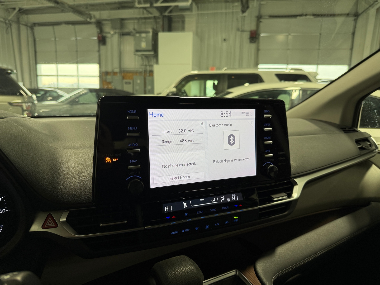 Thumbnail: 2023 Toyota Sienna - 4