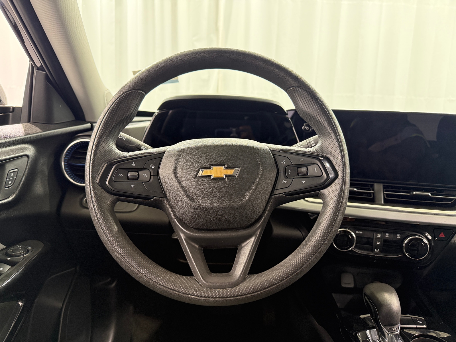 Thumbnail: 2024 Chevrolet Trax - 5