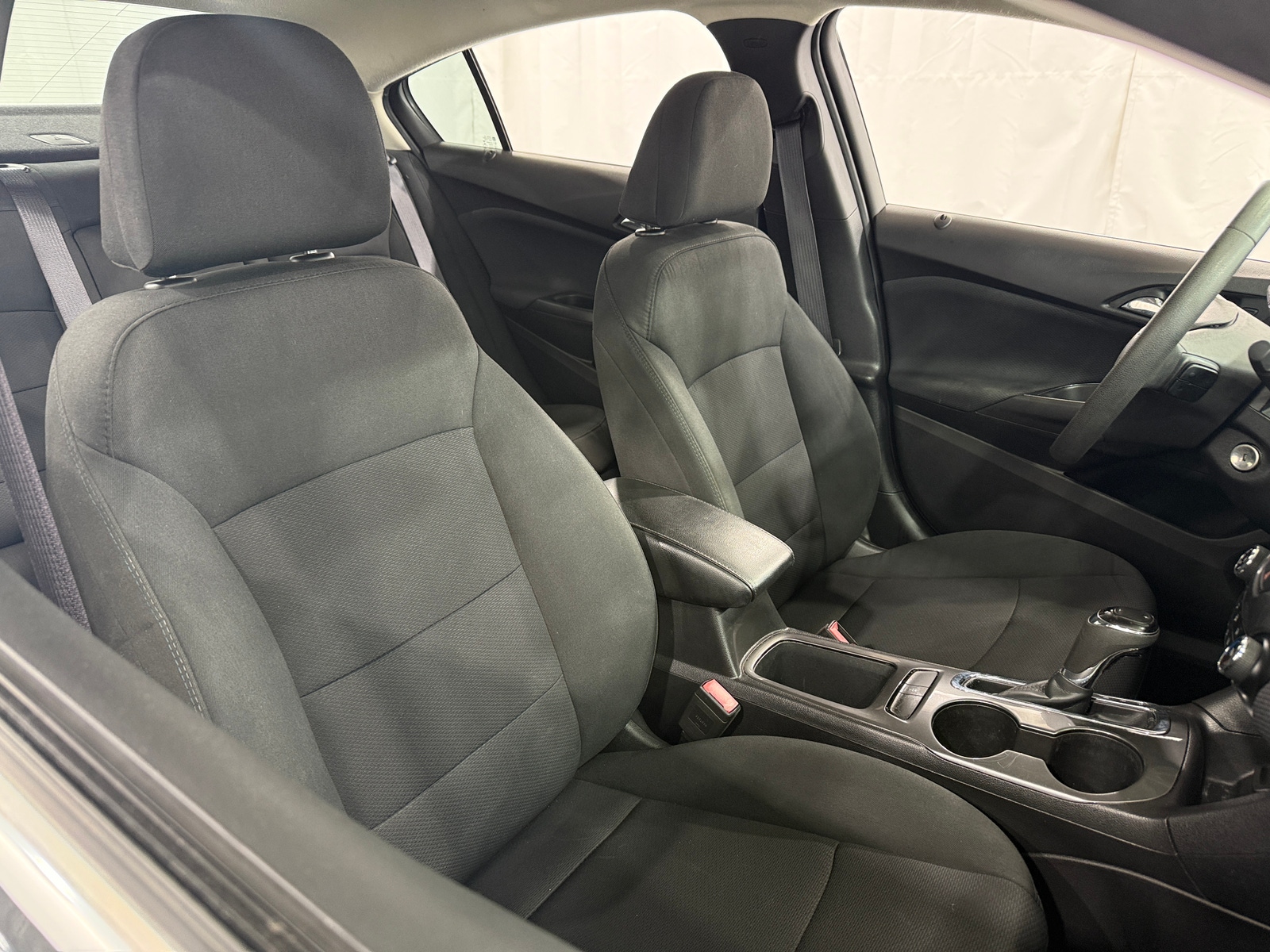 Thumbnail: 2017 Chevrolet Cruze - 2