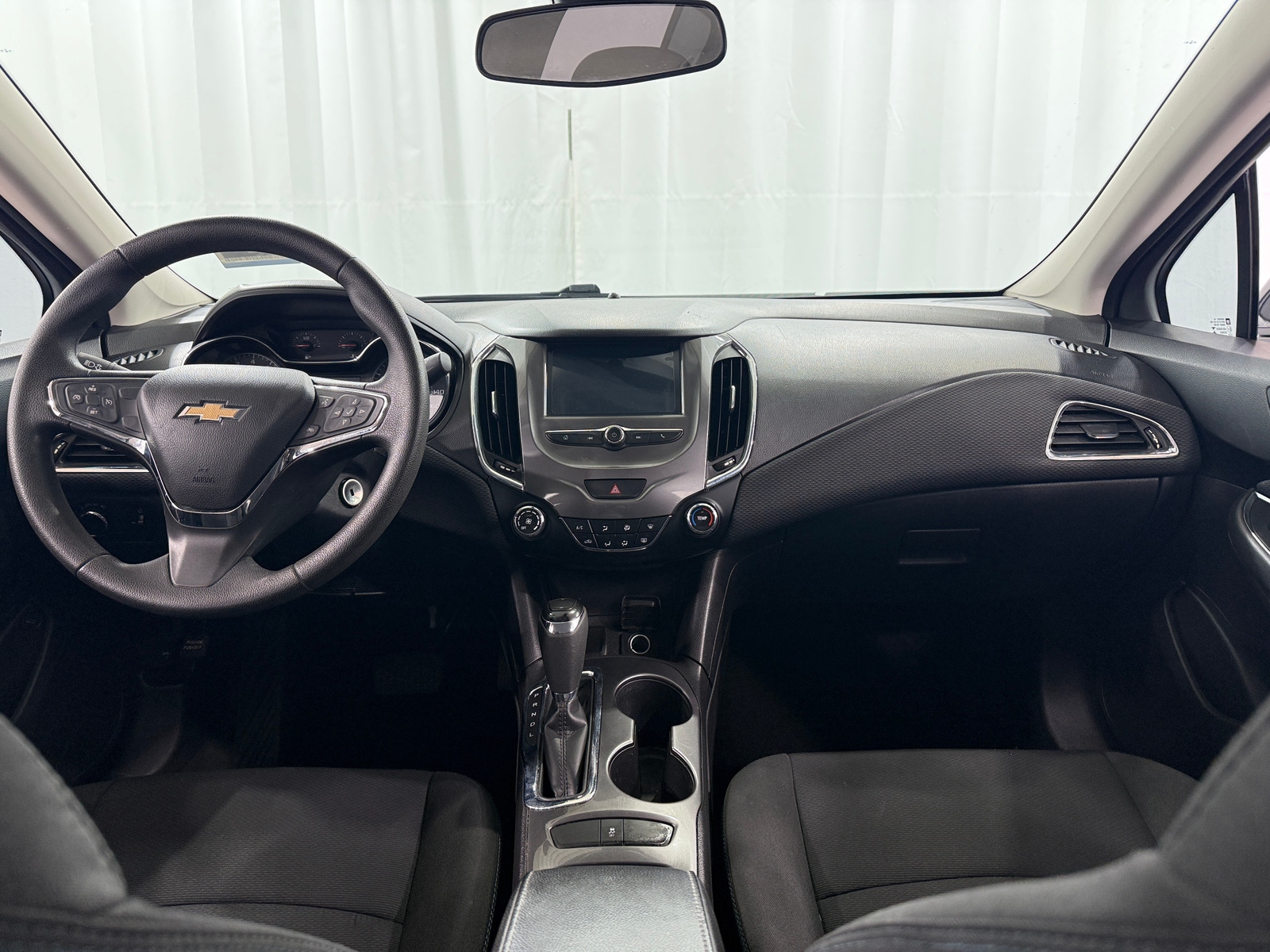 Thumbnail: 2017 Chevrolet Cruze - 3