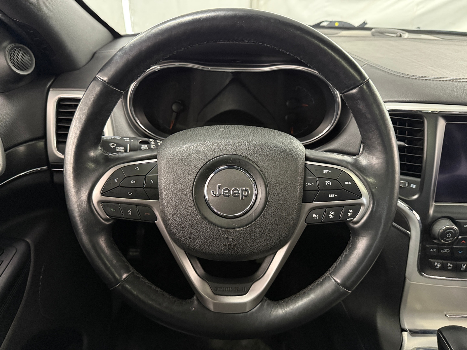 Thumbnail: 2018 Jeep Grand Cherokee - 4