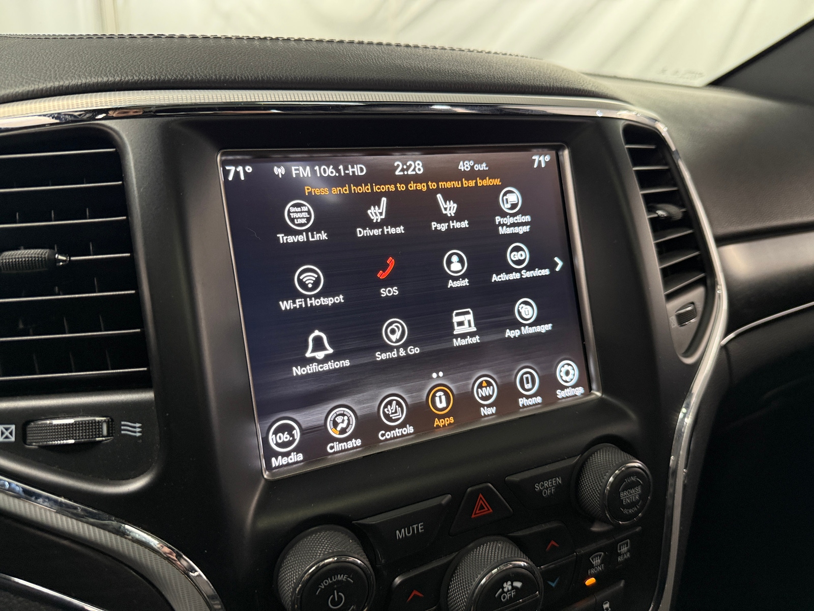 Thumbnail: 2018 Jeep Grand Cherokee - 3