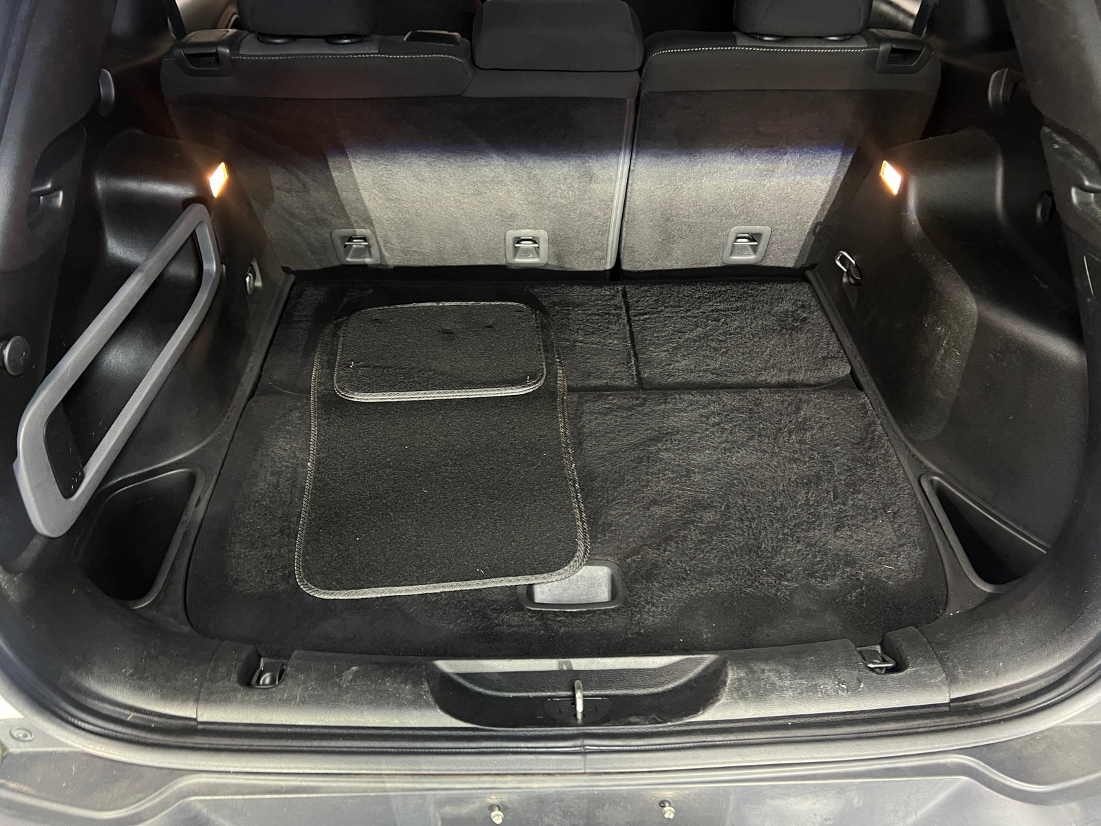 Thumbnail: 2018 Jeep Cherokee - 7