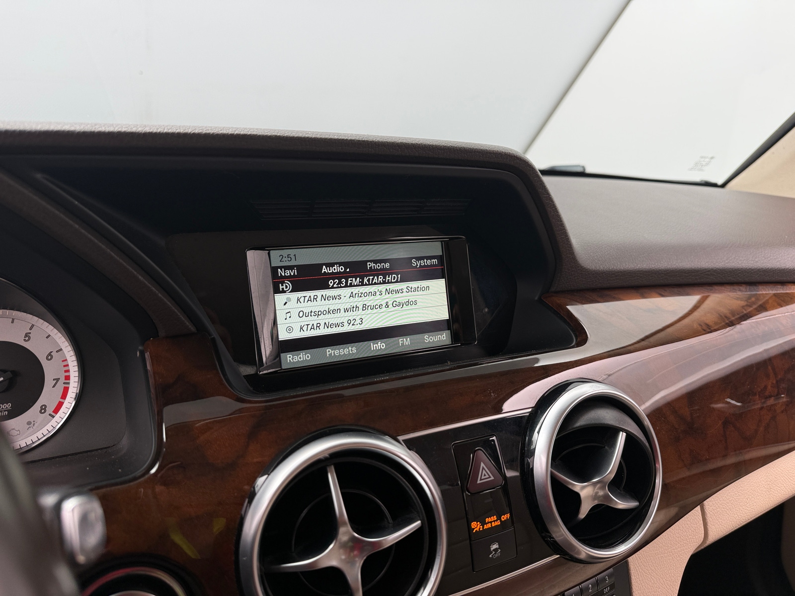 Thumbnail: 2015 Mercedes-Benz GLK - 3