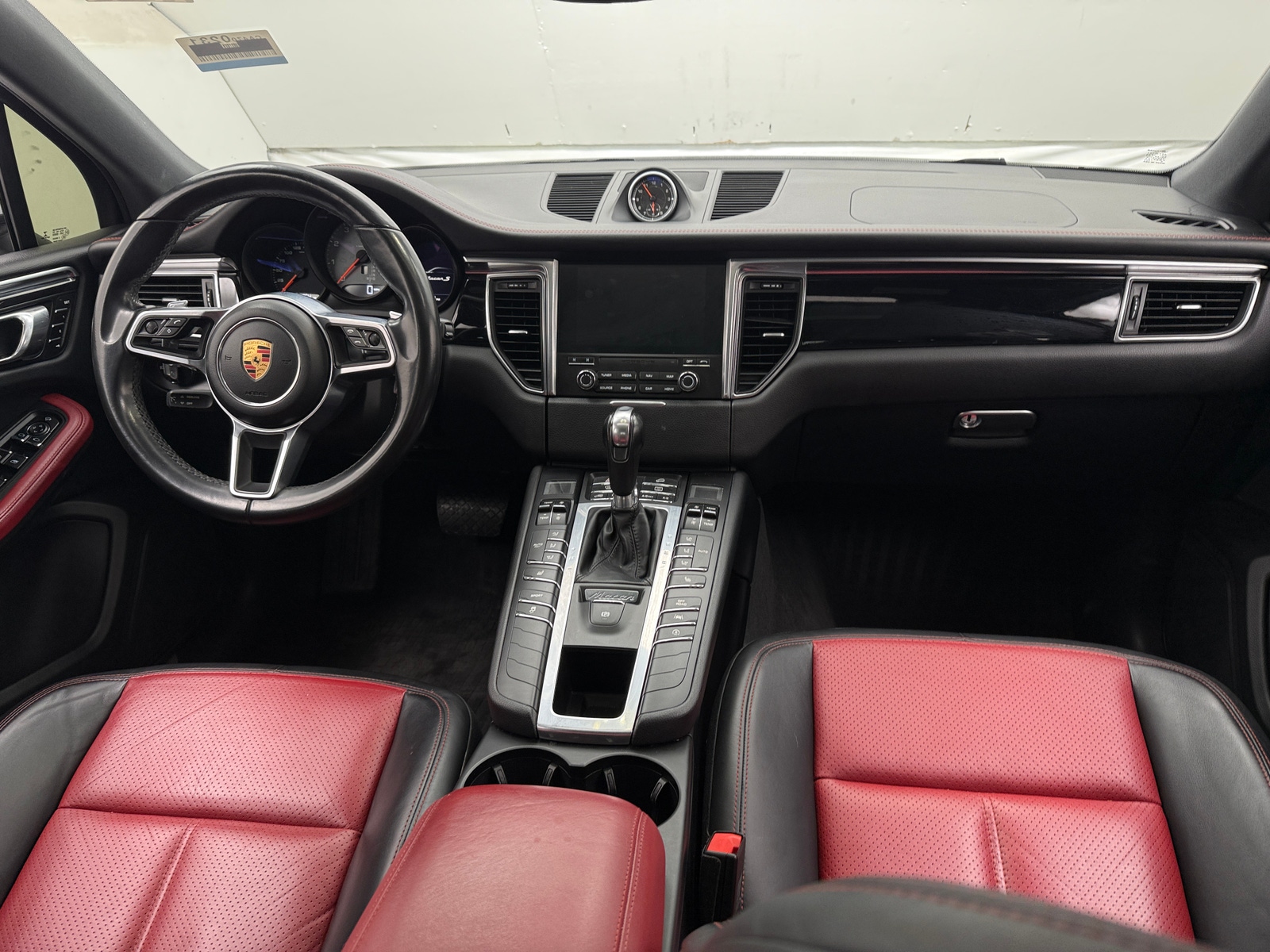 Thumbnail: 2017 Porsche Macan - 2