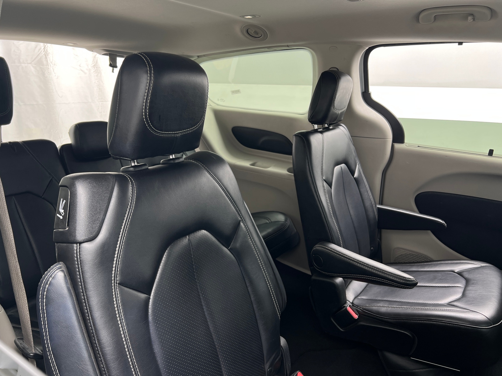 Thumbnail: 2023 Chrysler Pacifica - 5