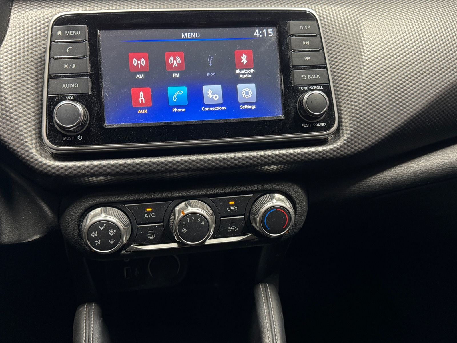 Thumbnail: 2019 Nissan Kicks - 4