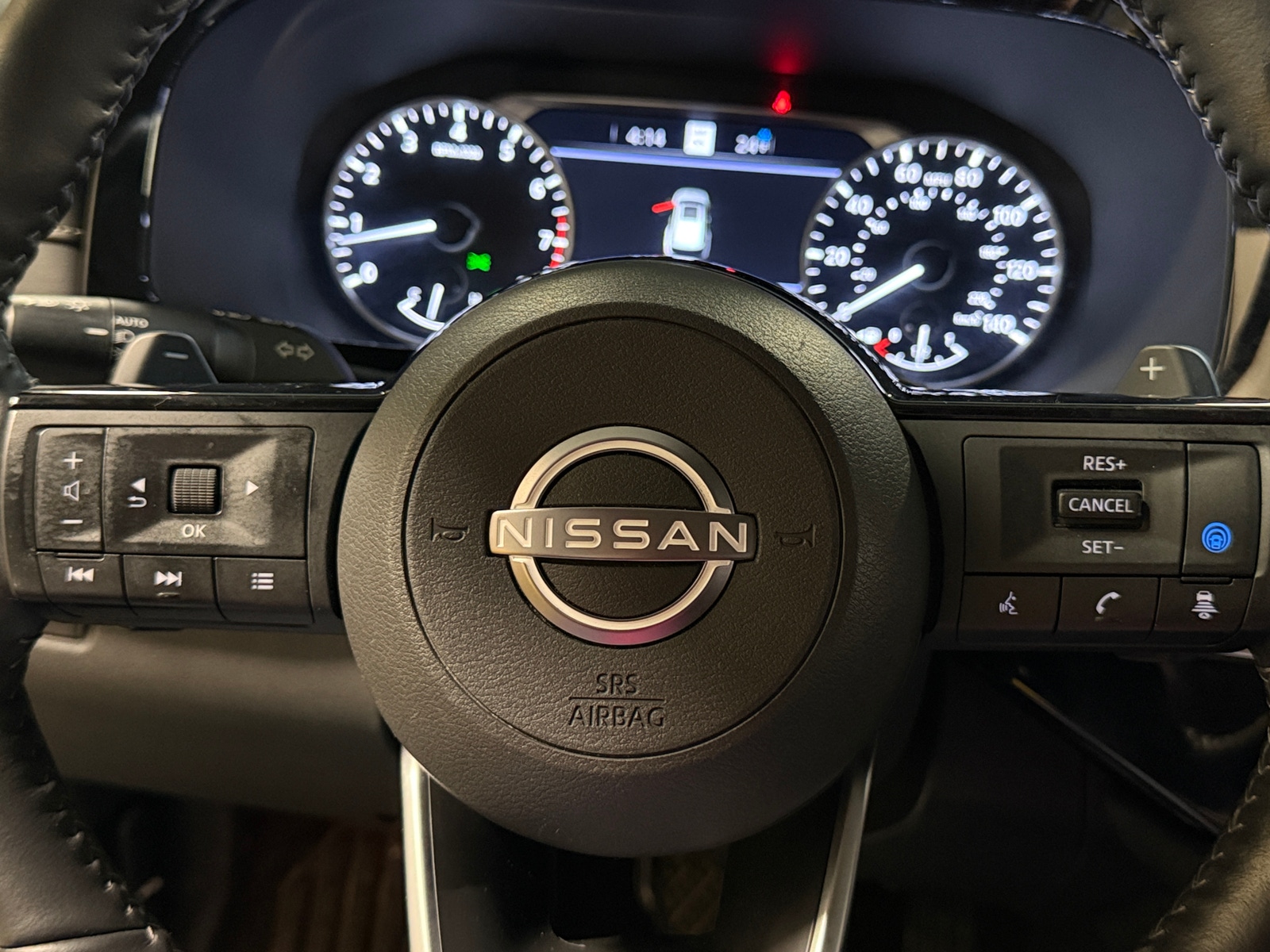 Thumbnail: 2023 Nissan Pathfinder - 4