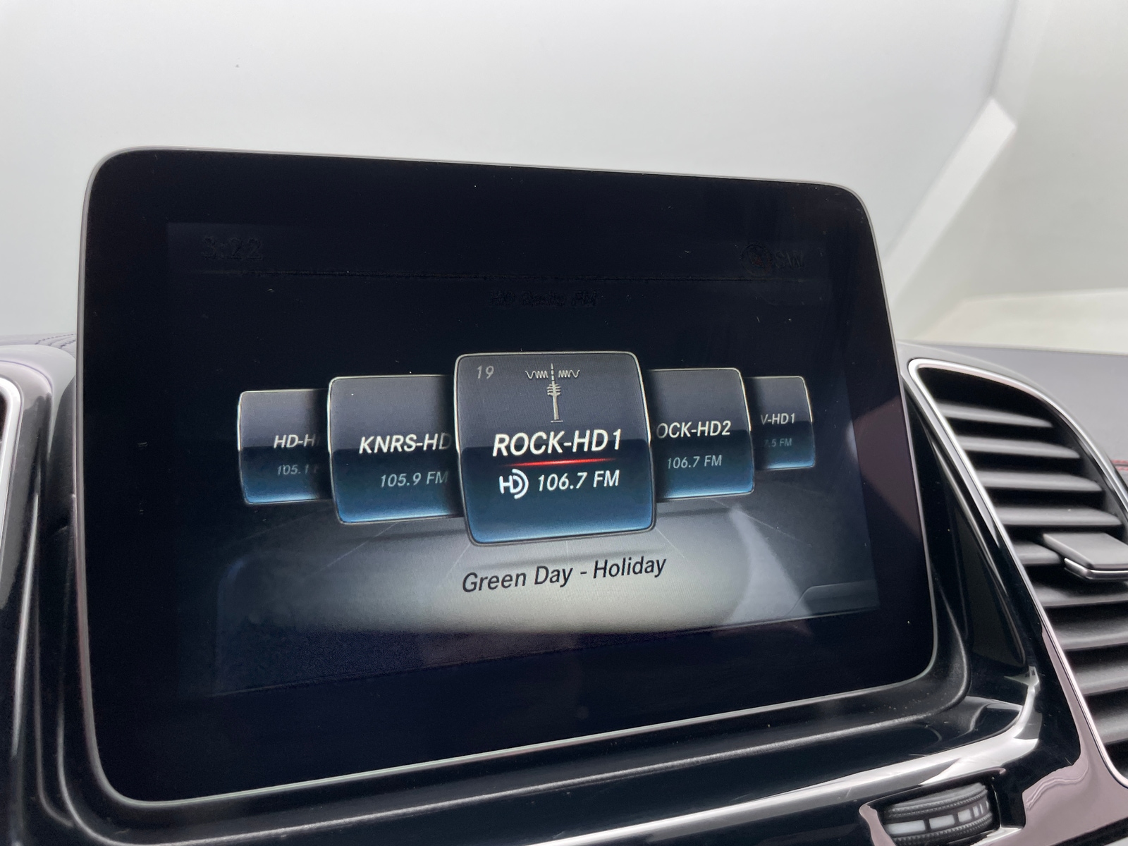 Thumbnail: 2018 Mercedes-Benz GLE - 3