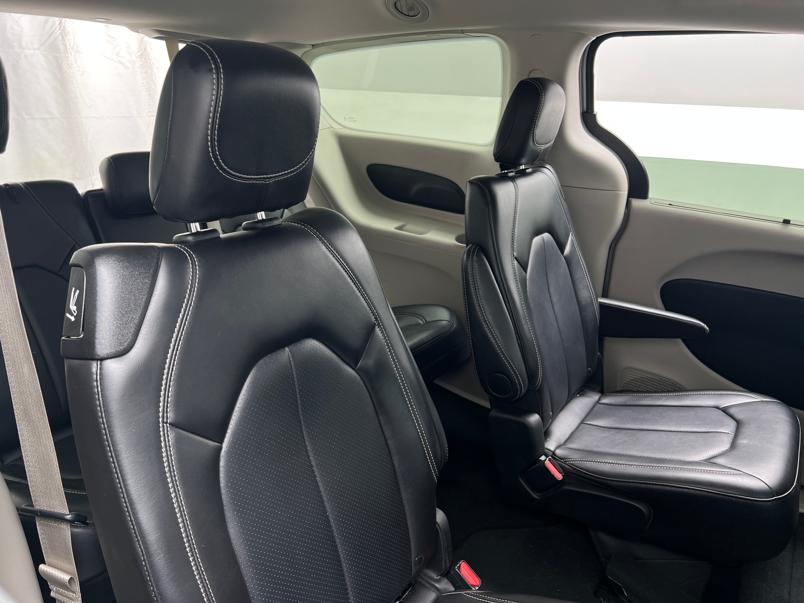 Thumbnail: 2024 Chrysler Pacifica - 5