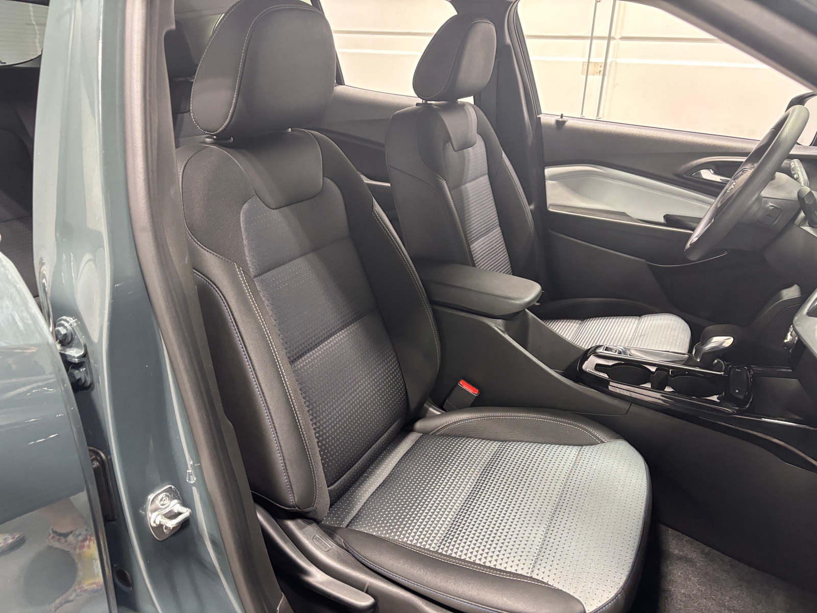 Thumbnail: 2025 Chevrolet Trax - 2