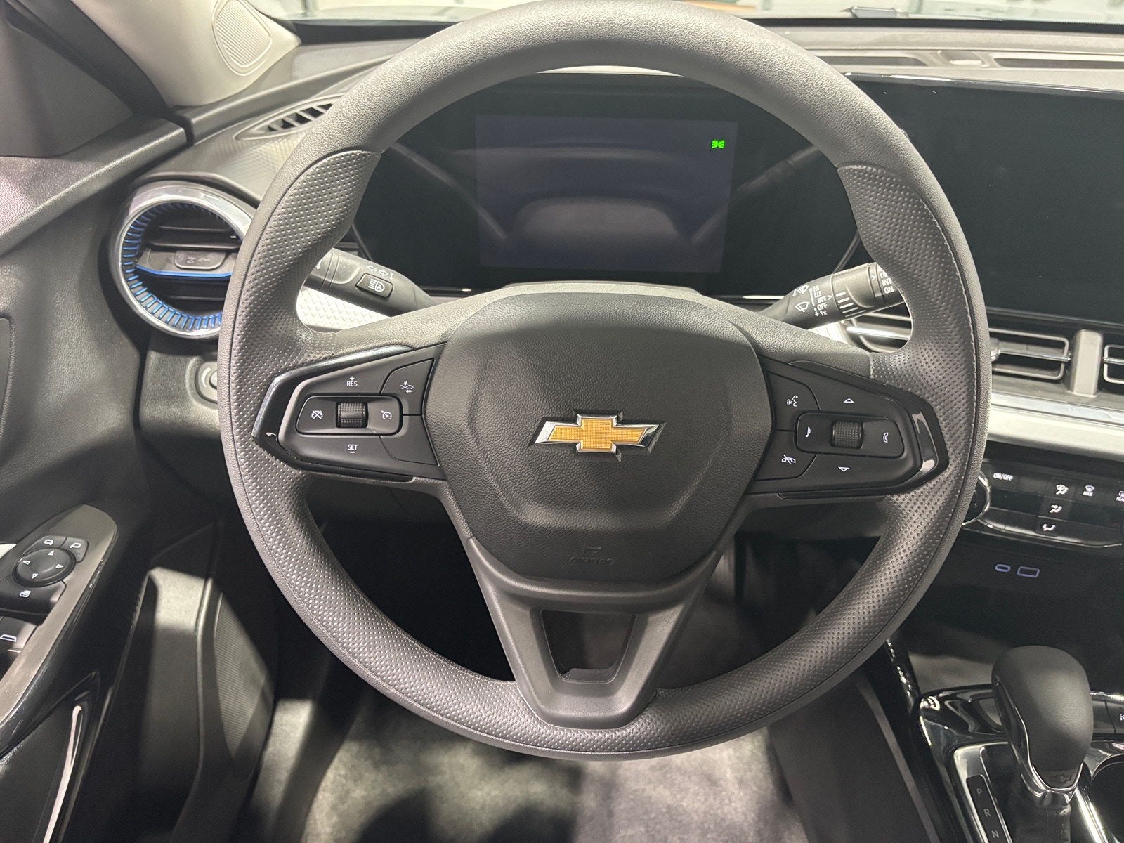 Thumbnail: 2025 Chevrolet Trax - 5