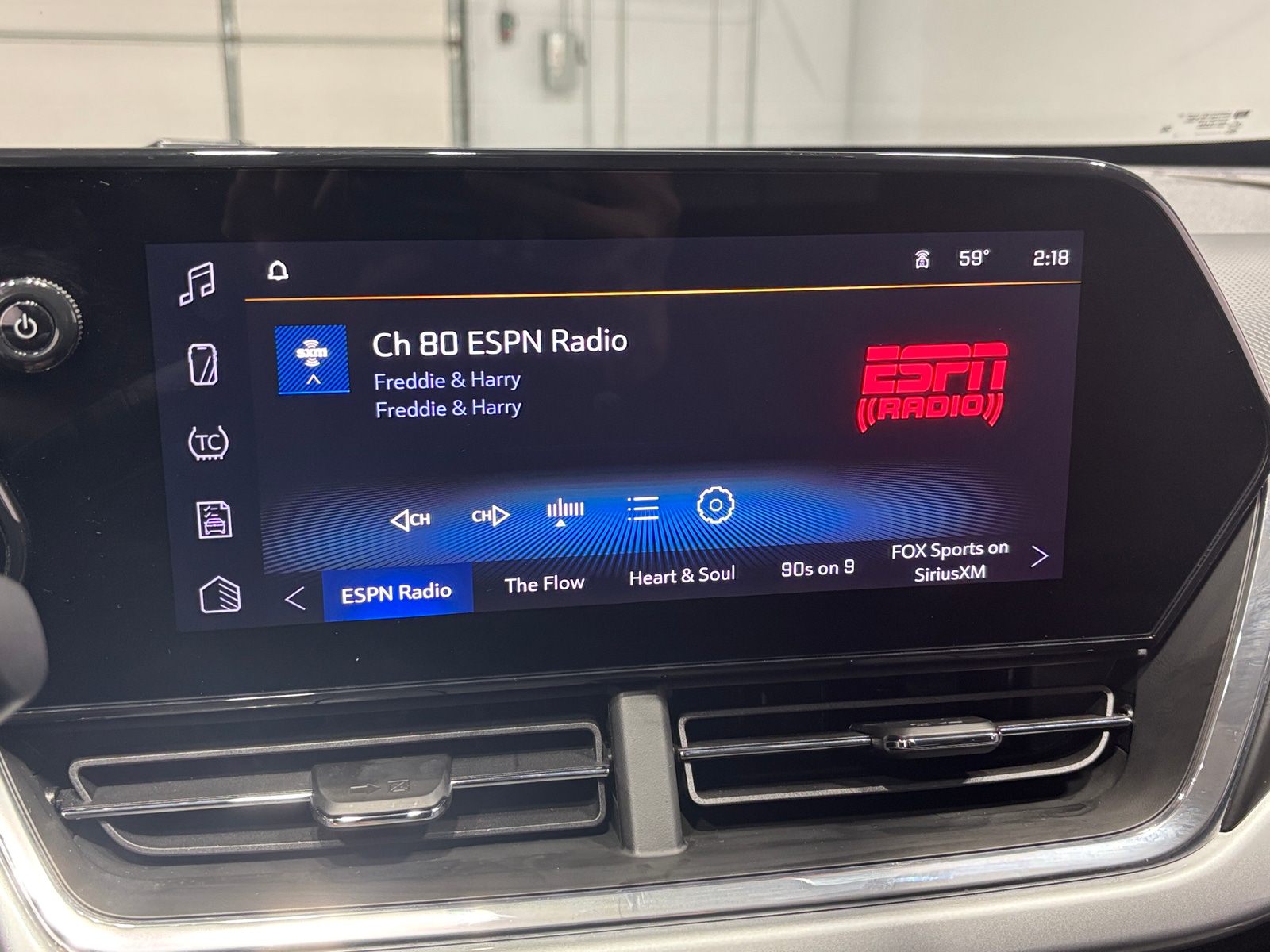 Thumbnail: 2025 Chevrolet Trax - 4