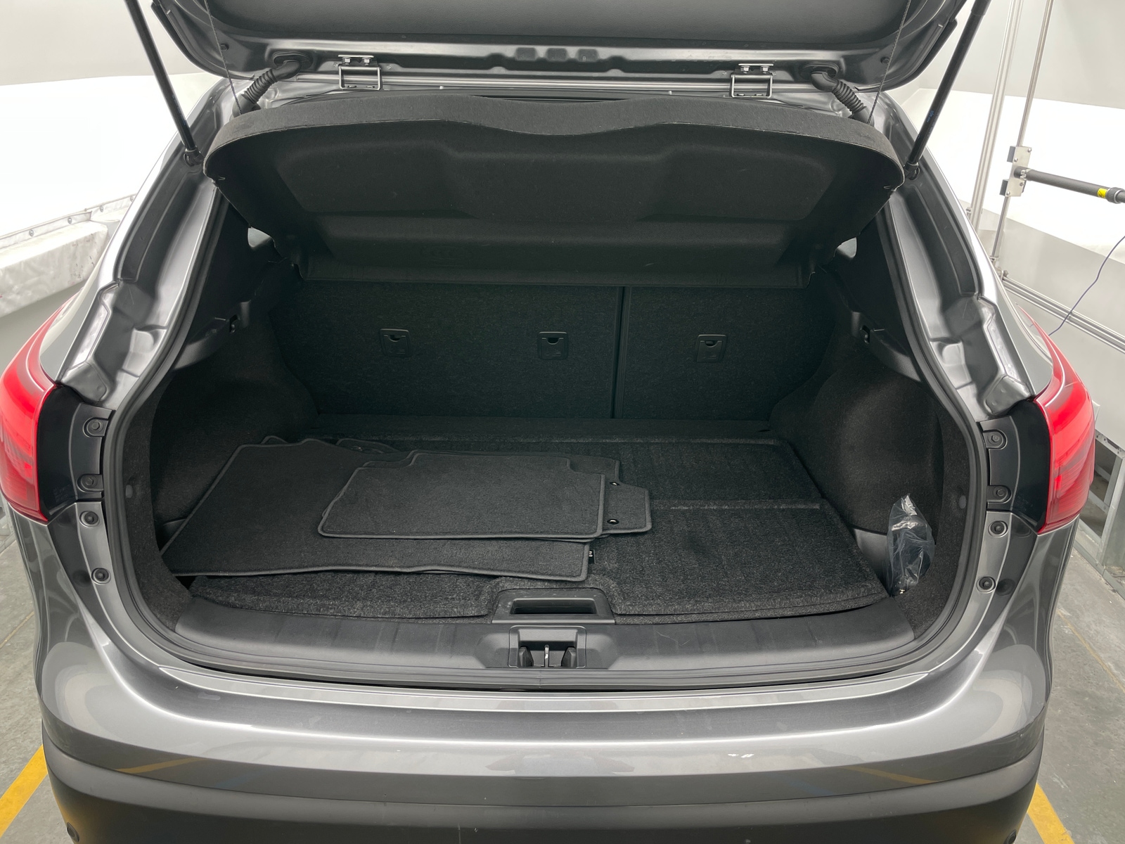 Thumbnail: 2019 Nissan Rogue Sport - 7