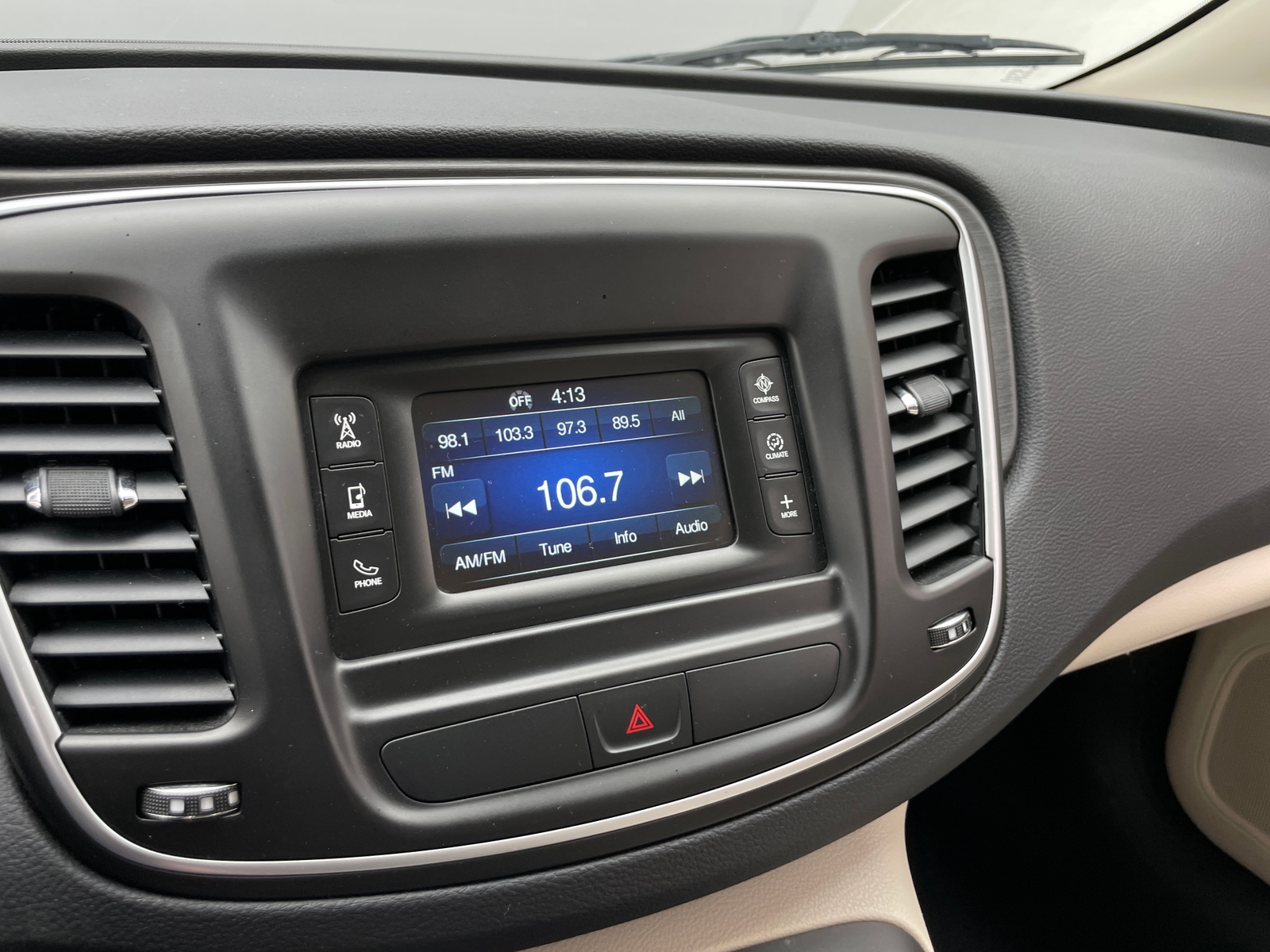 Thumbnail: 2016 Chrysler 200 - 4