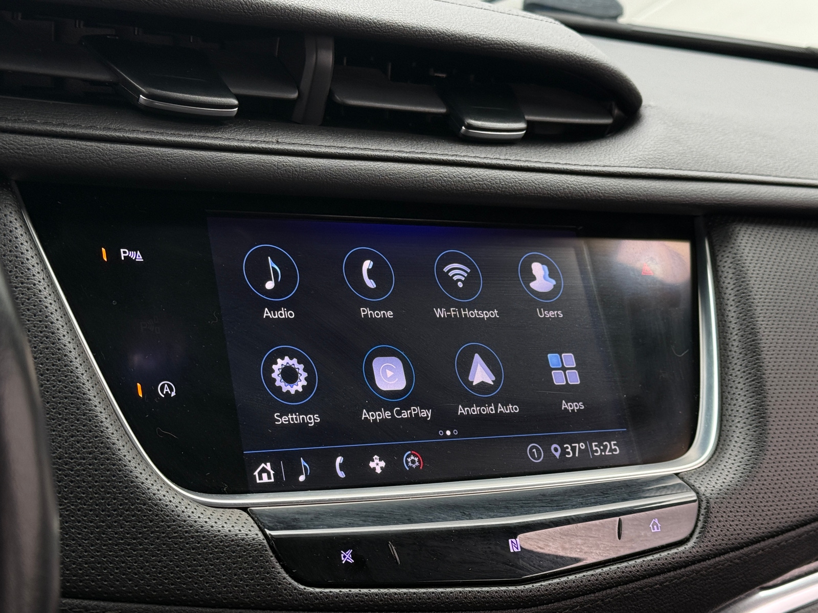 Thumbnail: 2020 Cadillac XT5 - 3