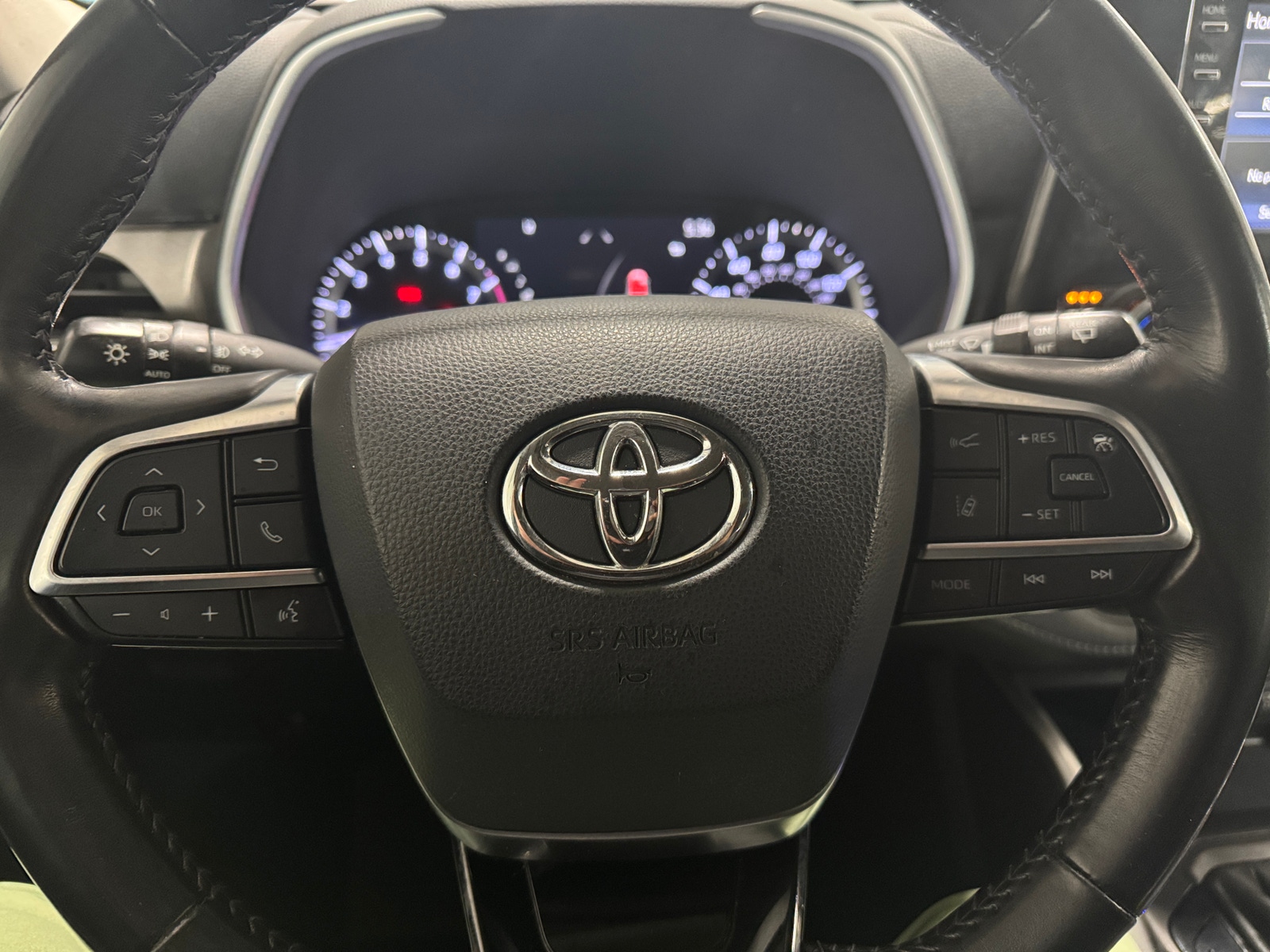 Thumbnail: 2021 Toyota Highlander - 4