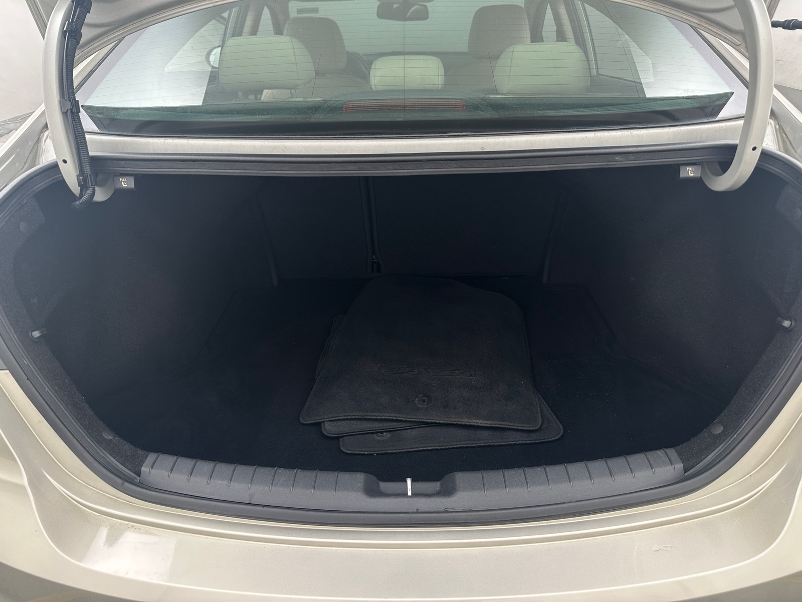 Thumbnail: 2017 Hyundai Elantra - 6