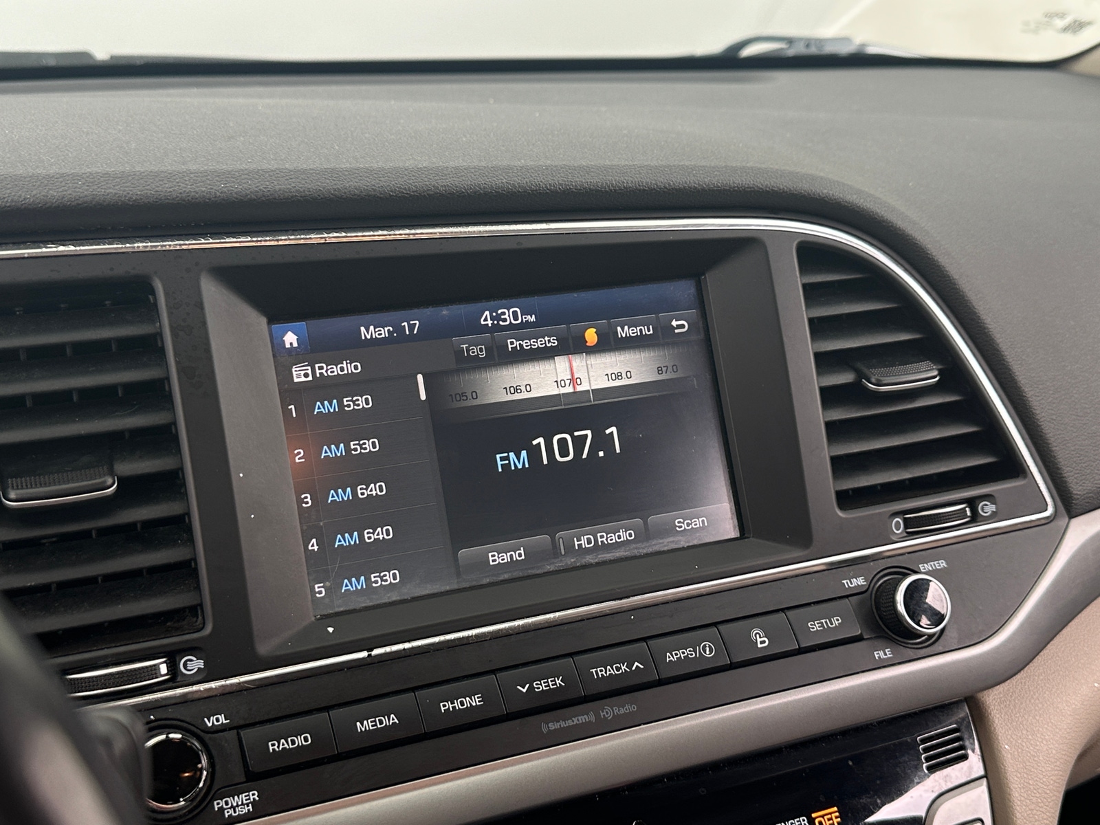 Thumbnail: 2017 Hyundai Elantra - 3