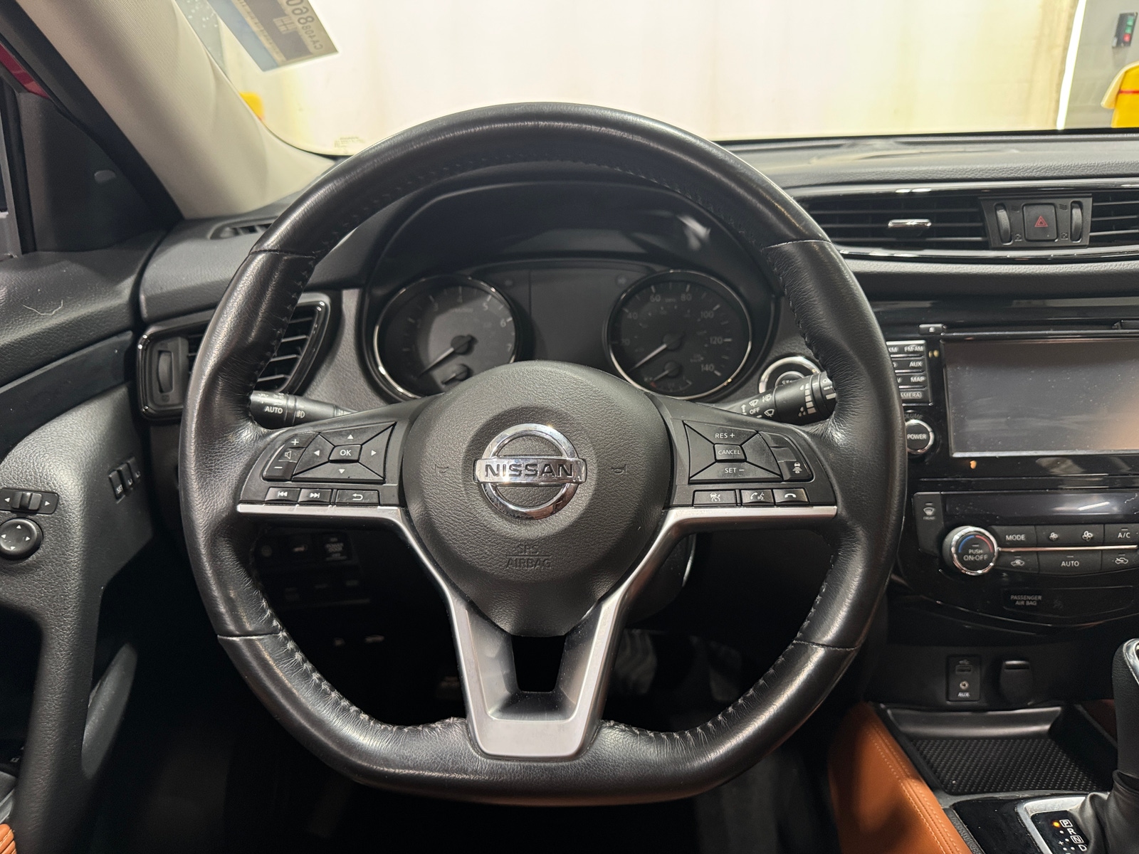 Thumbnail: 2017 Nissan Rogue - 4