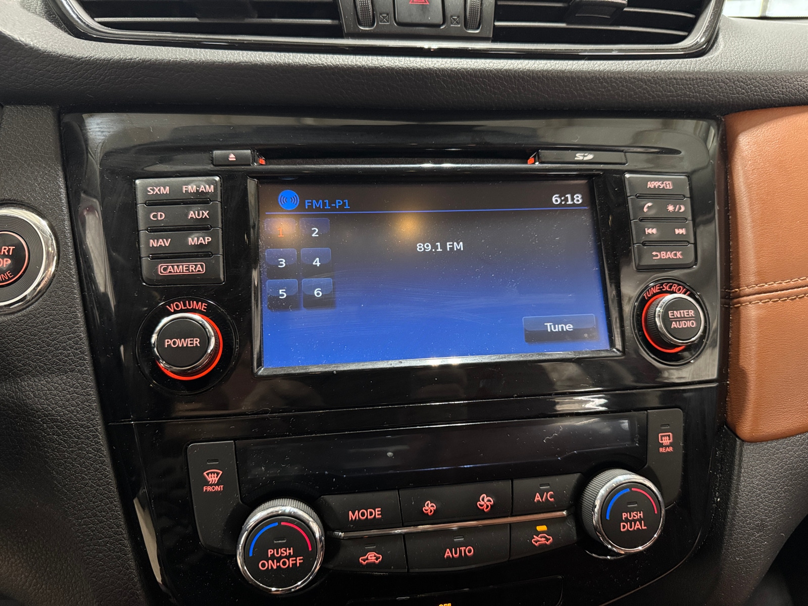 Thumbnail: 2017 Nissan Rogue - 3