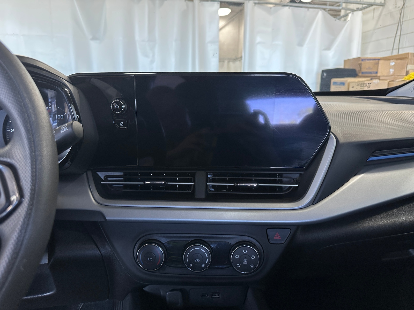 Thumbnail: 2025 Chevrolet Trax - 4