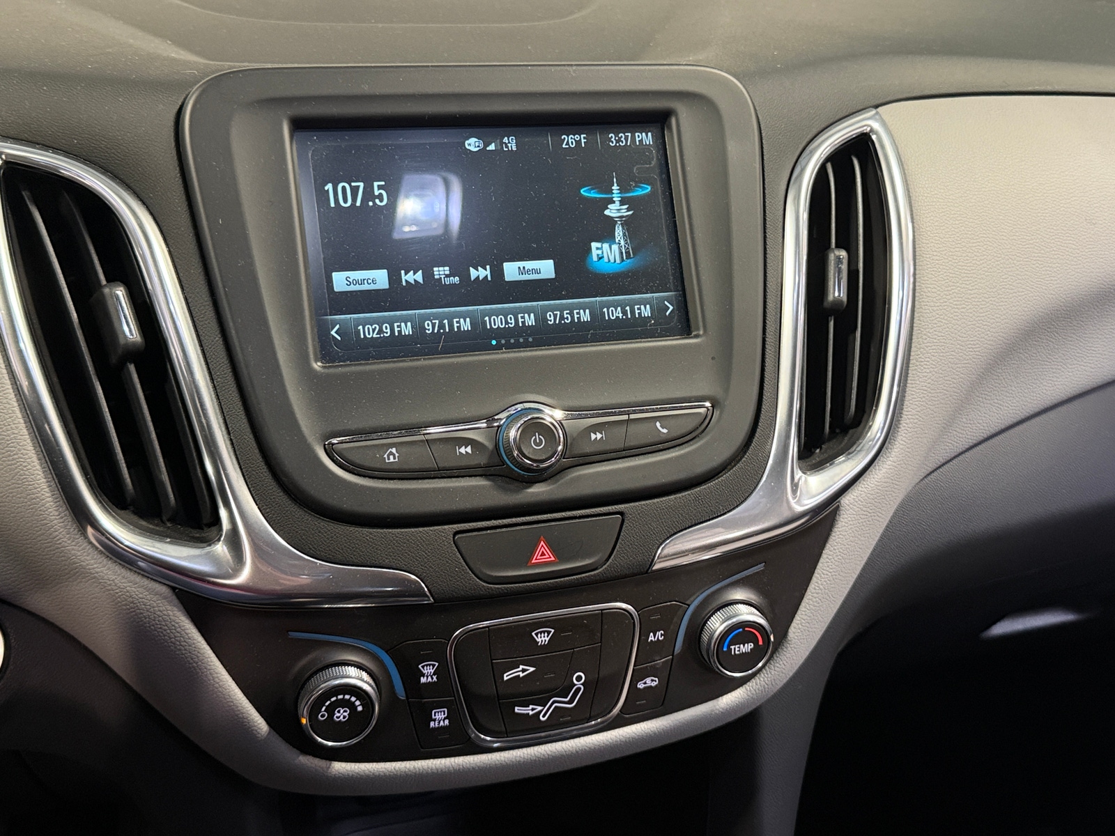 Thumbnail: 2018 Chevrolet Equinox - 4