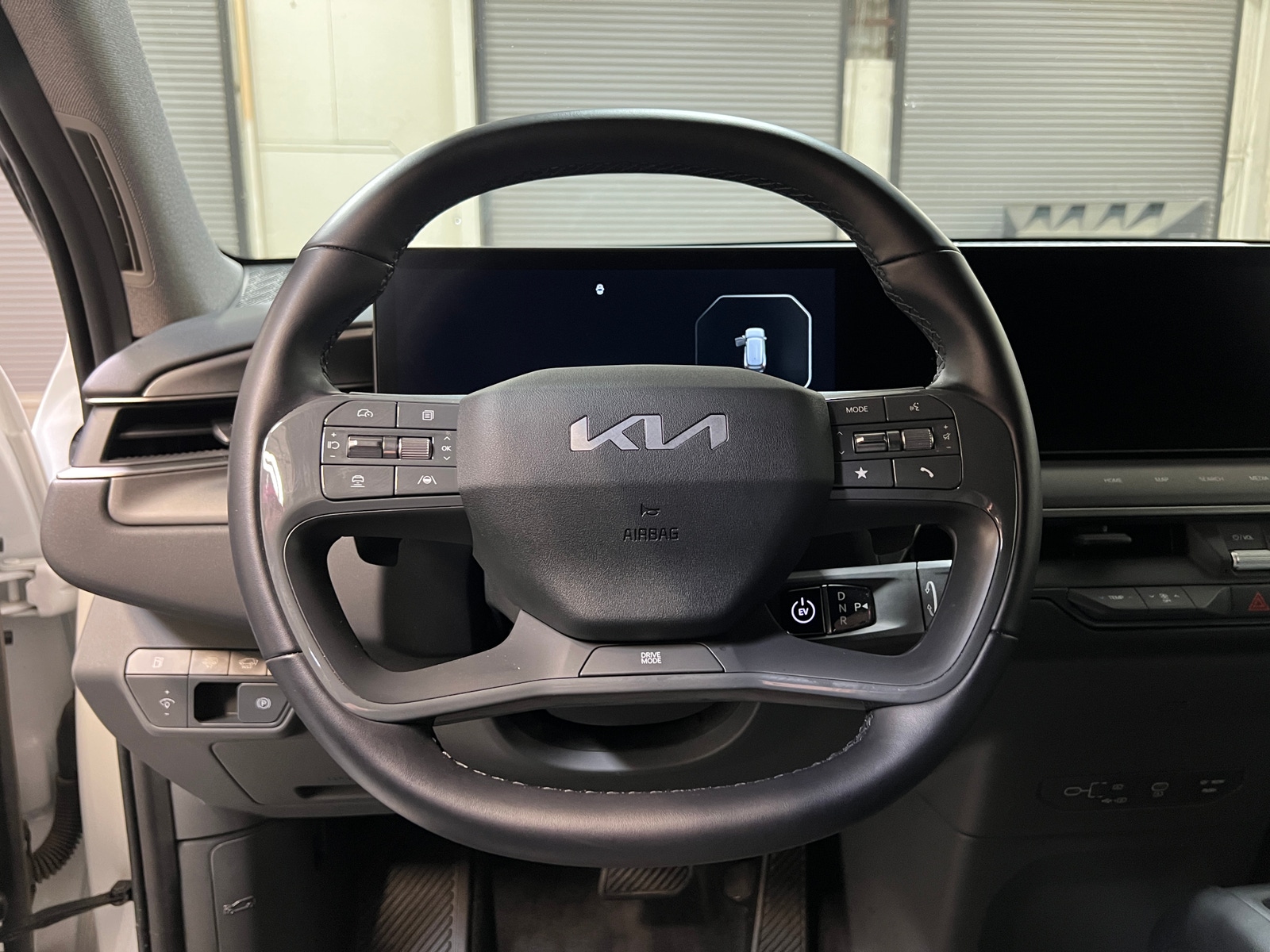 Thumbnail: 2024 Kia EV9 - 4