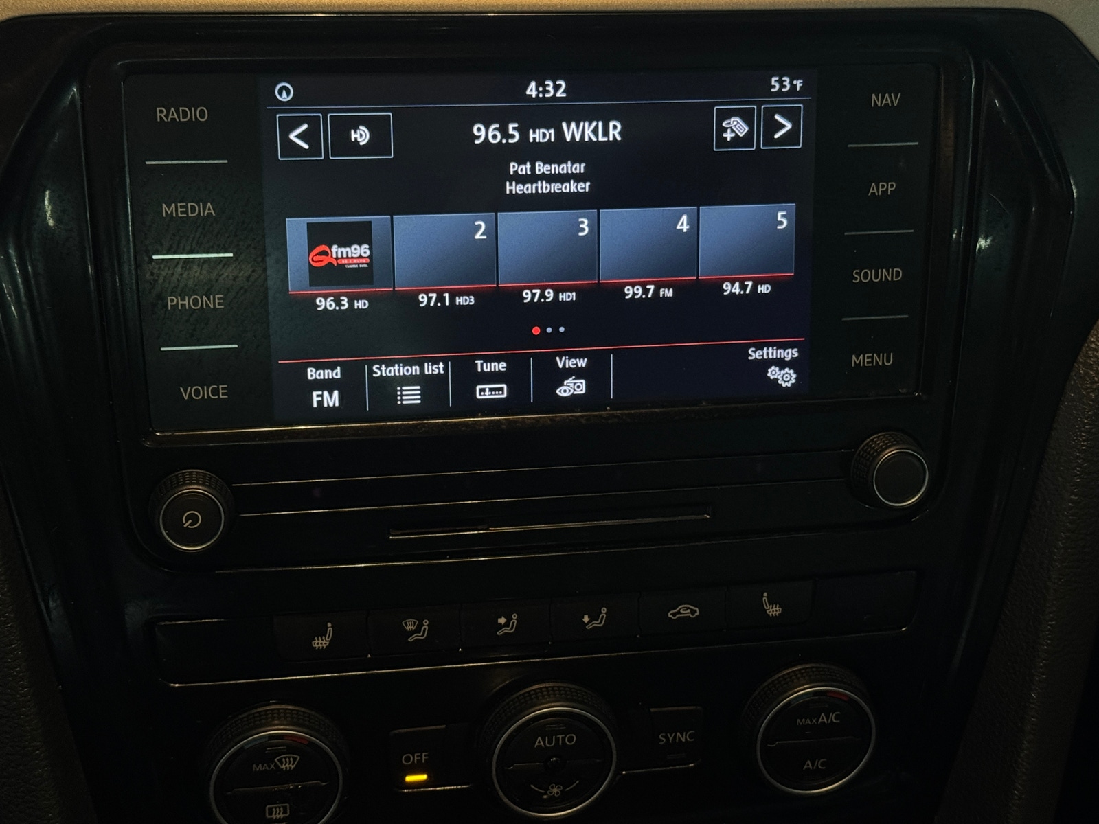 Thumbnail: 2020 Volkswagen Passat - 3