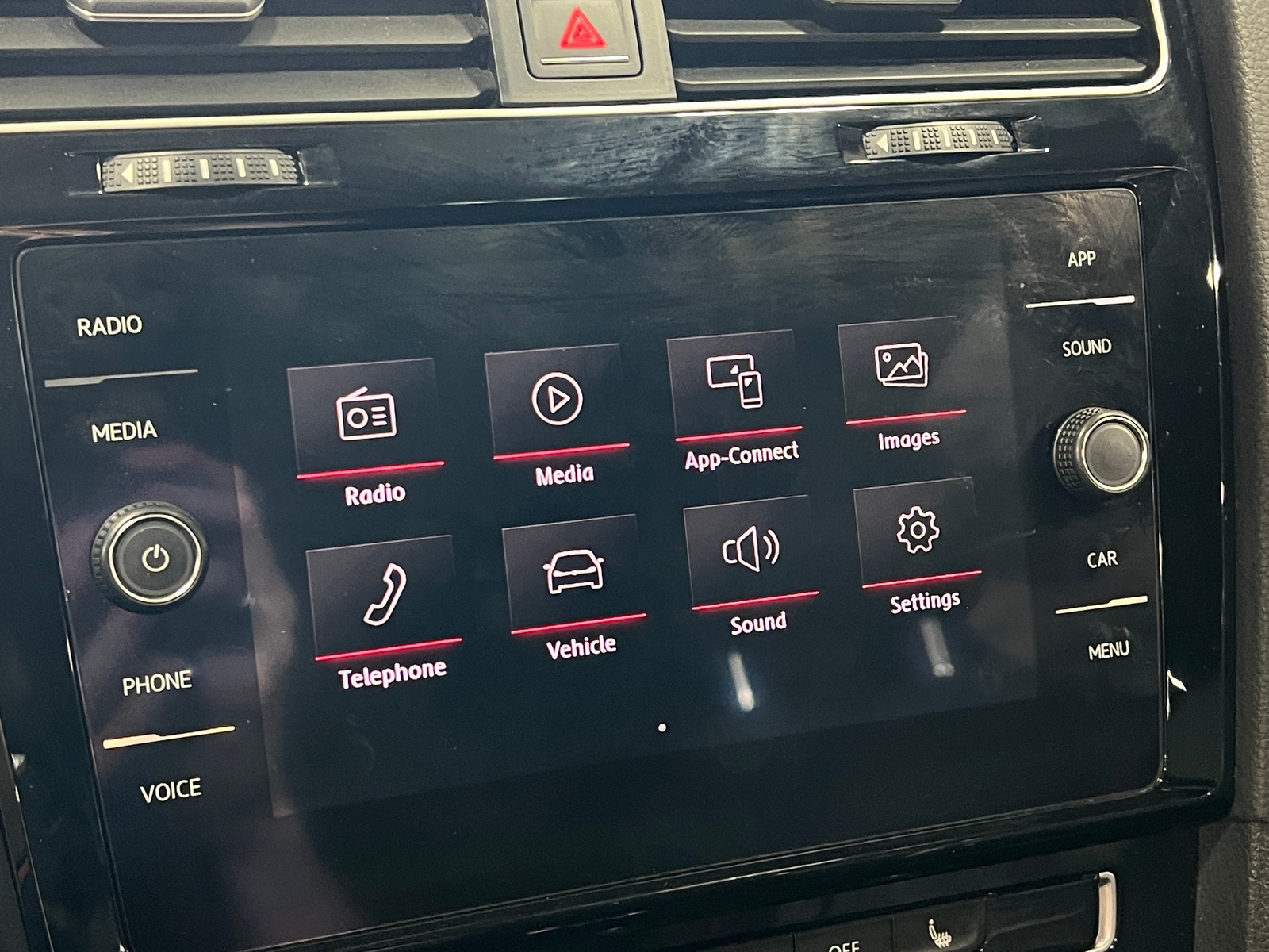 Thumbnail: 2018 Volkswagen Golf - 3