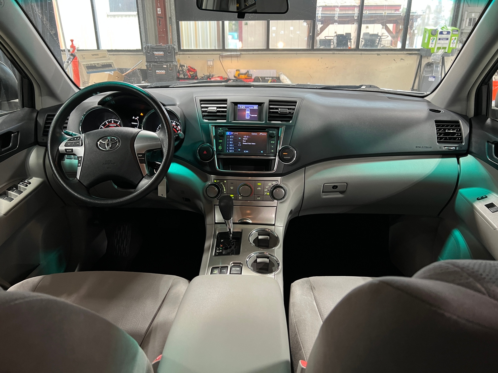 Thumbnail: 2013 Toyota Highlander - 3