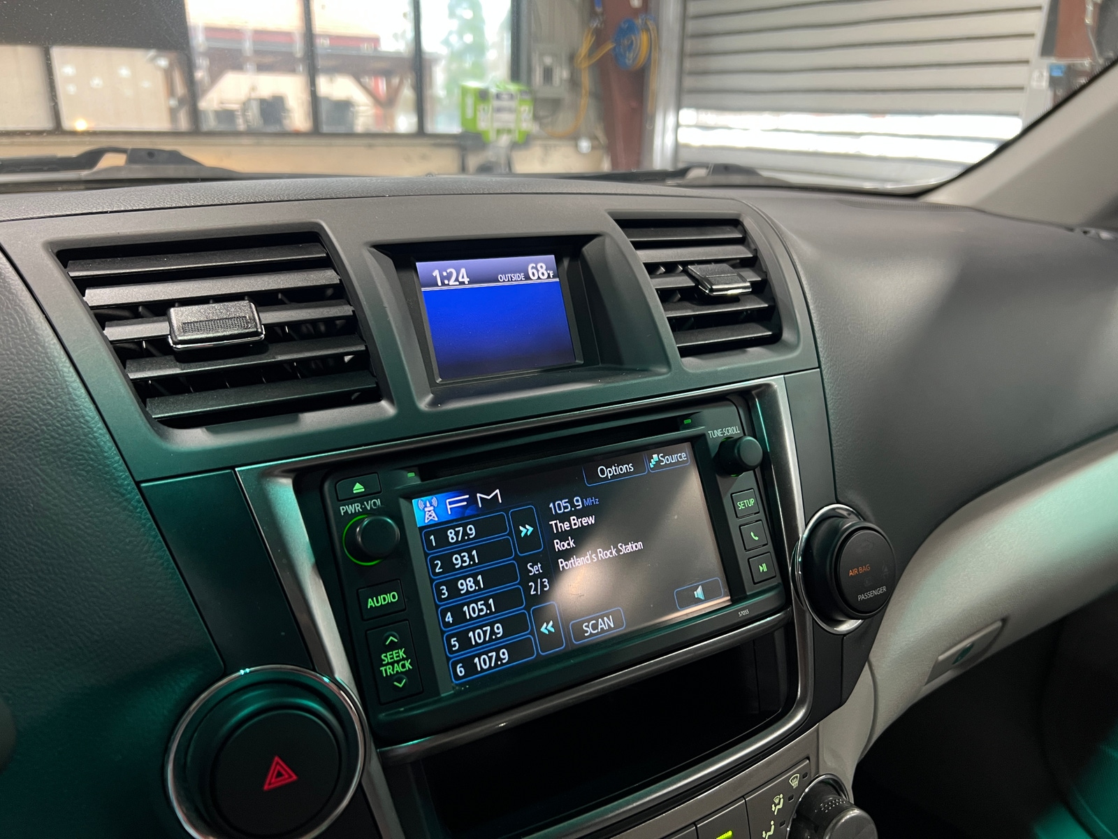 Thumbnail: 2013 Toyota Highlander - 4