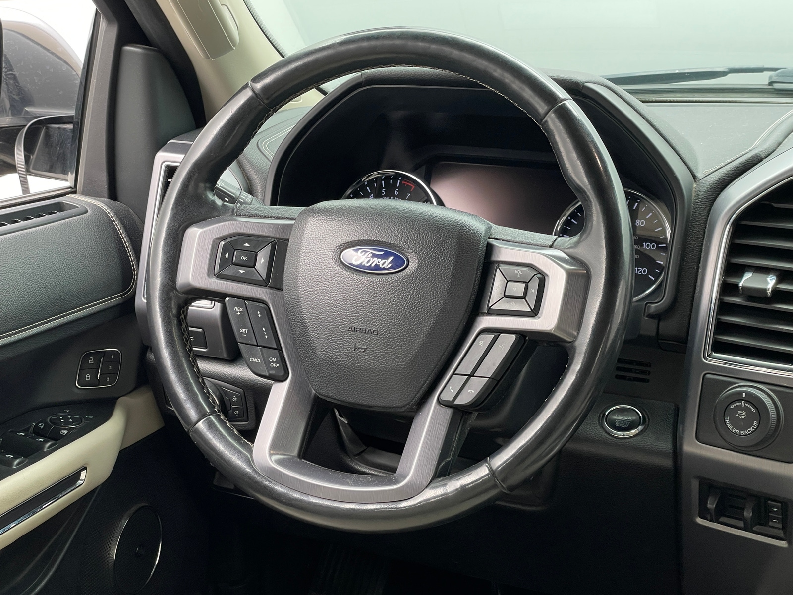 Thumbnail: 2019 Ford Expedition - 4