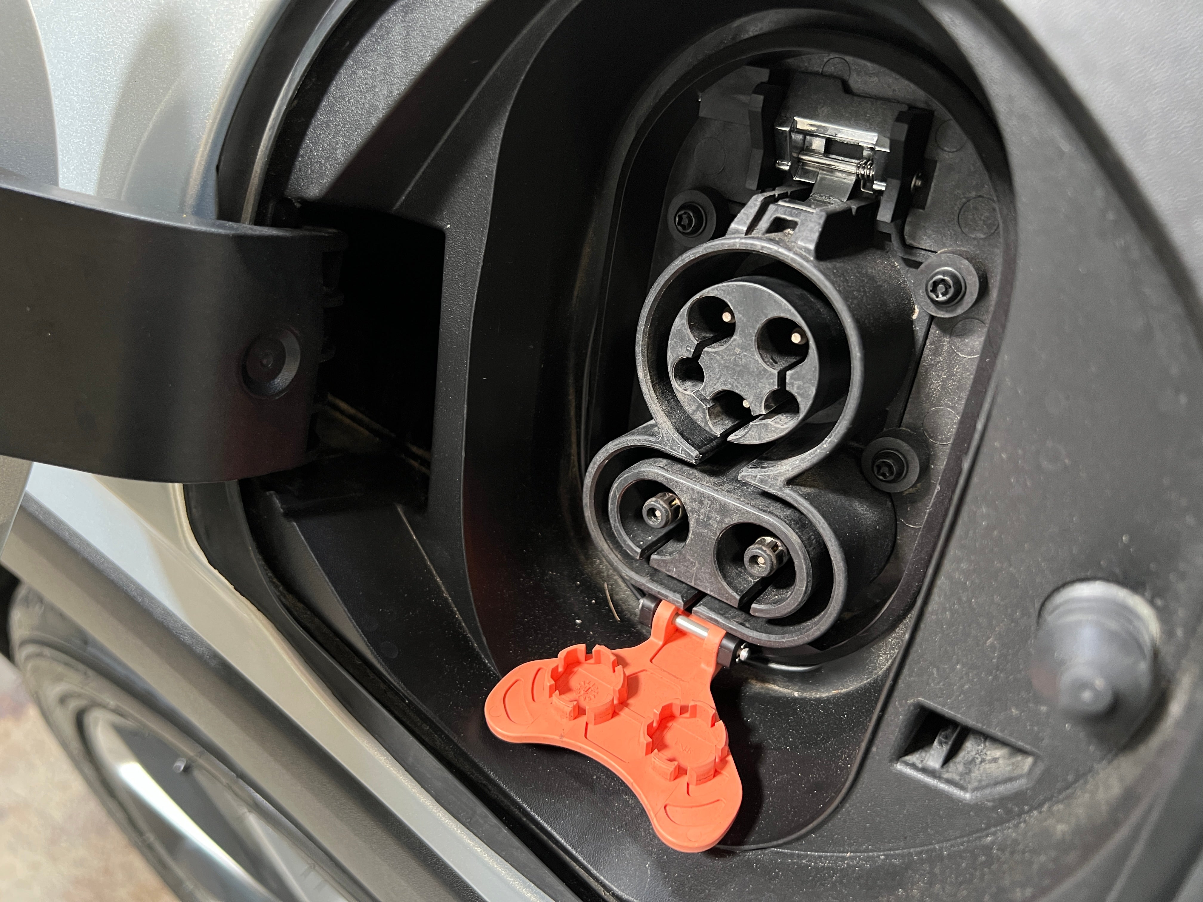 Used 2022 Chevrolet Bolt EUV LT with VIN 1G1FY6S08N4120544 for sale in Oak Creek, WI