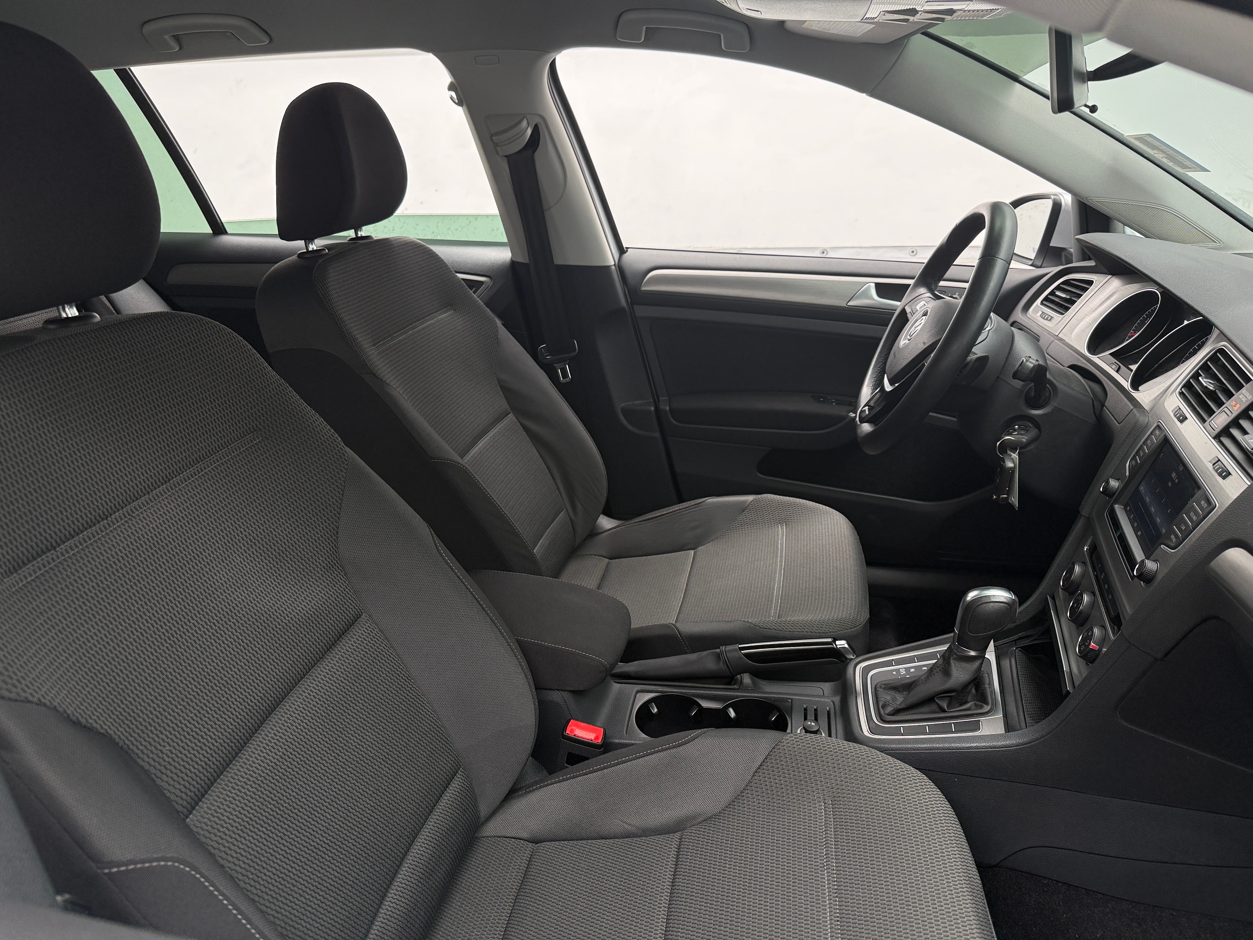 2016 Volkswagen Golf SportWagen