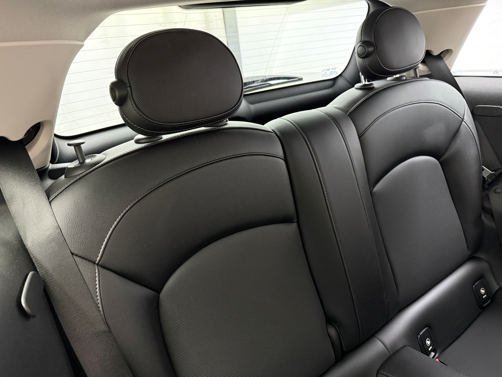 Thumbnail: 2015 MINI Cooper Hardtop - 5