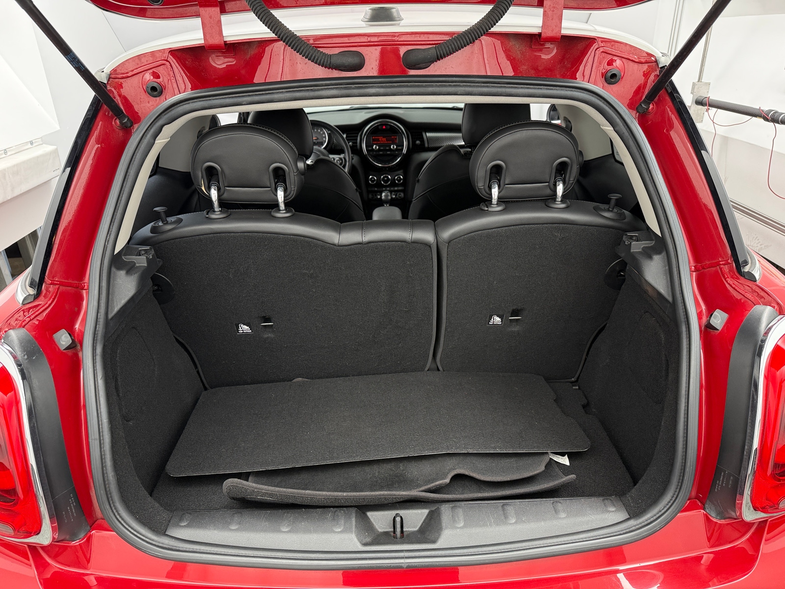 Thumbnail: 2015 MINI Cooper Hardtop - 6