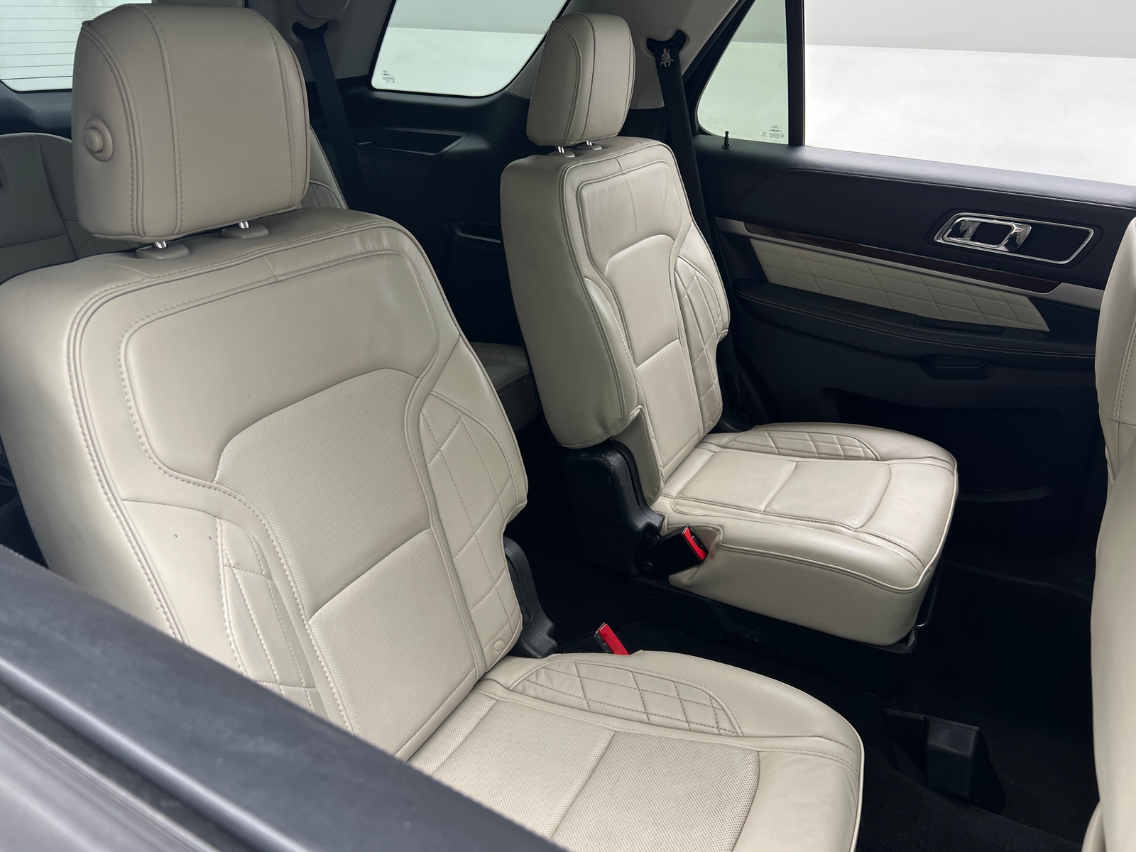 Thumbnail: 2019 Ford Explorer - 5